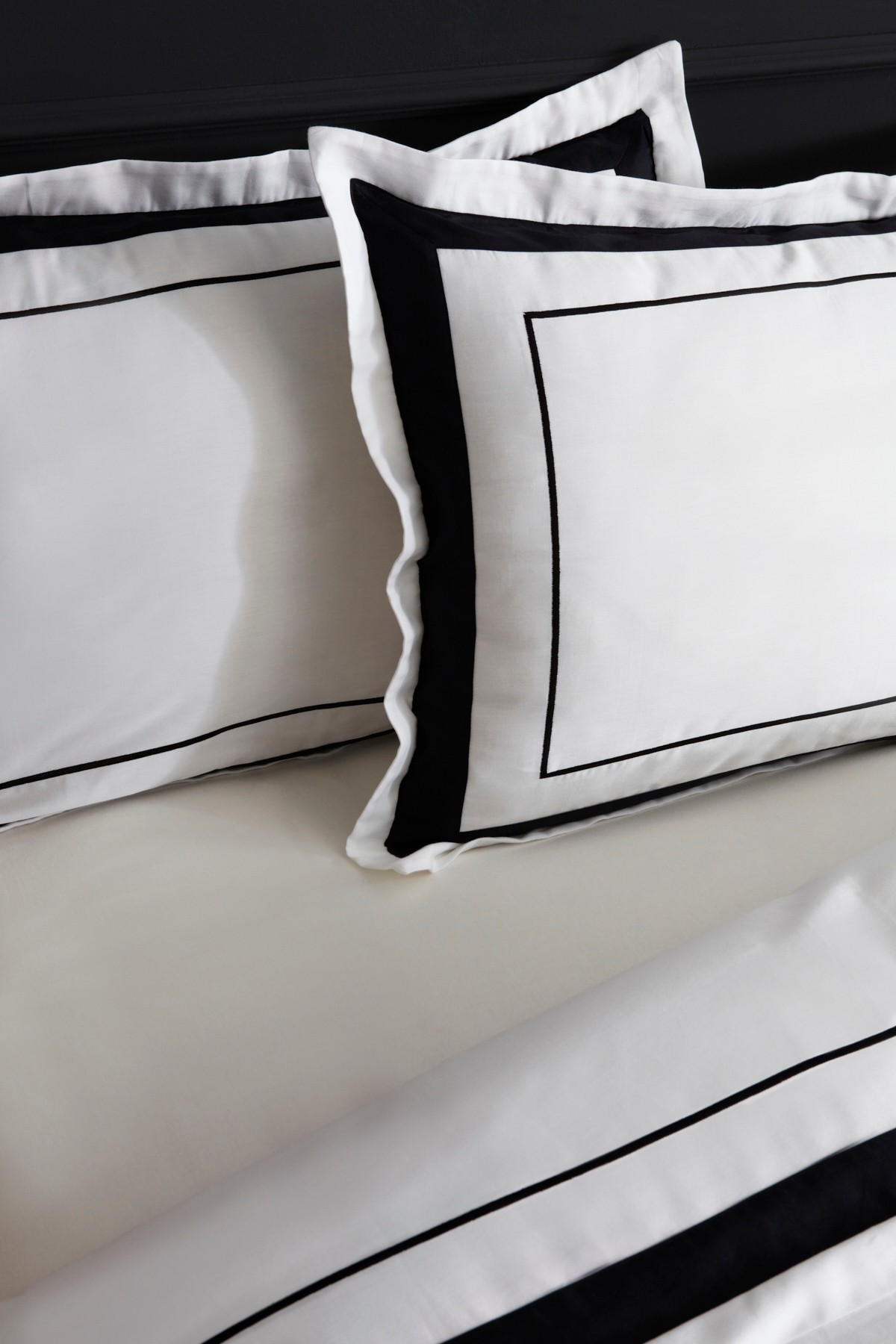 White Coll Charlotte Çift Kişilik Saten Nevresim Takımı Beyaz
