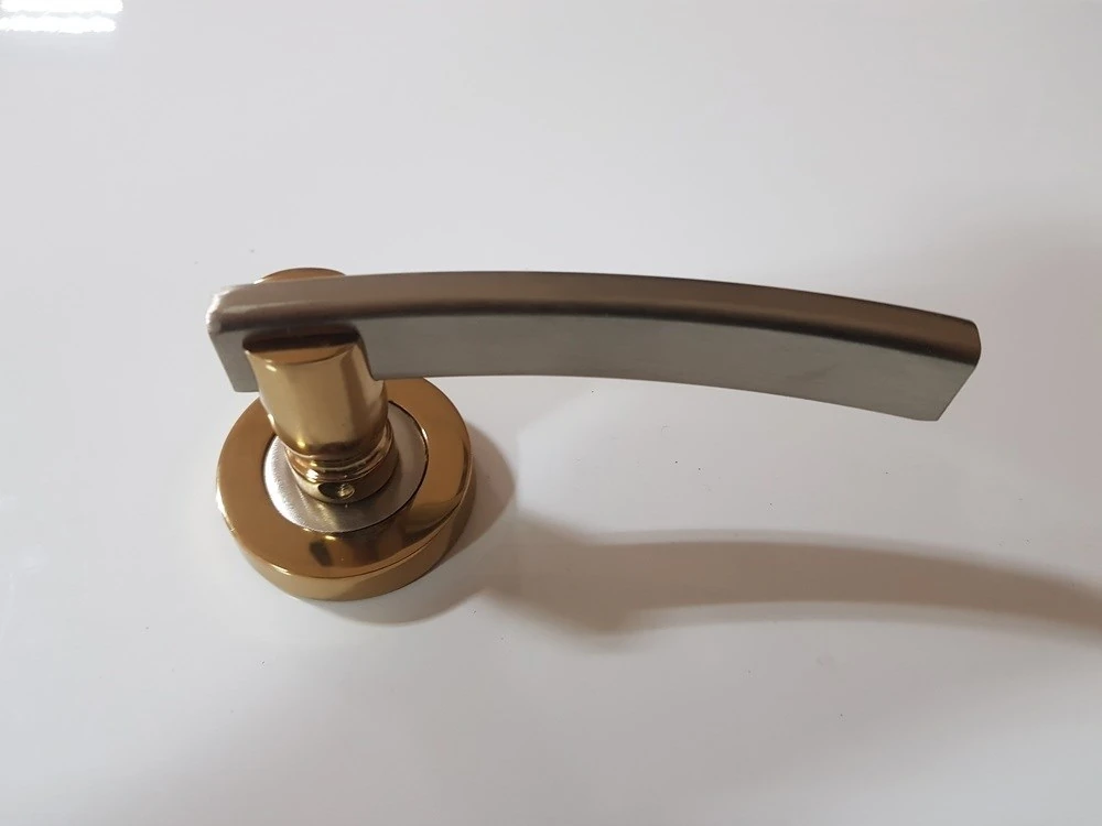 Çelik Kapı Kolu Rozetli Eray Albrifin Saten Sağ