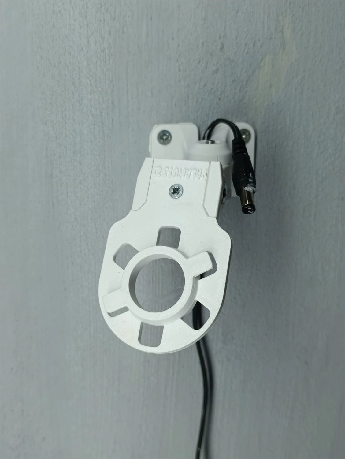 Buğz Duvar Montaj Aparatı – Tp-Link Tapo 2k Wifi Güvenlik Kamerası C200 / C210 / C211 Uyumlu (Kamera Dahil Değildir)