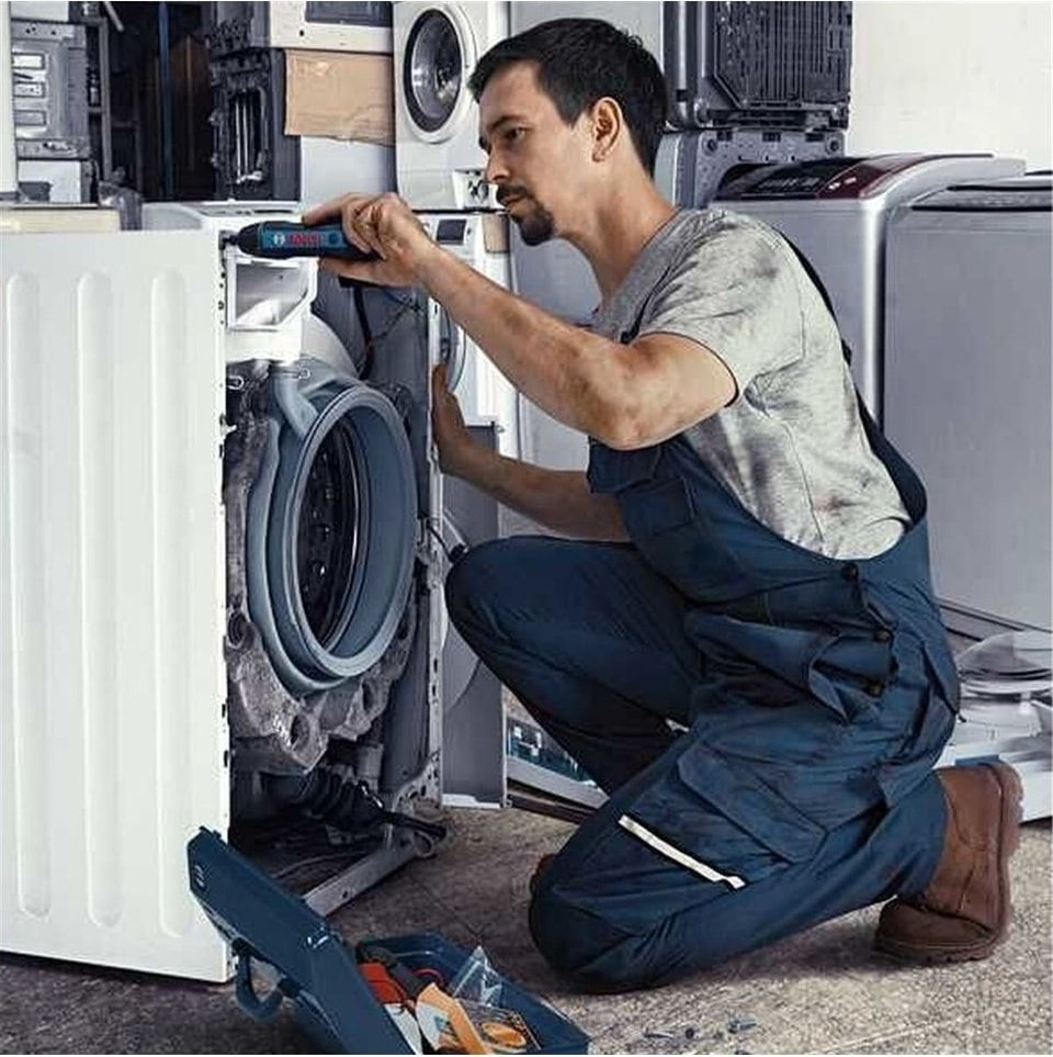 BOSCH 1.5 - 1.9 Ah Şarjlı Tornavida Go 2 Akülü Vidalama Şarjlı Matkap 25 Parça Vidalama Ucu Seti 1 Darbes