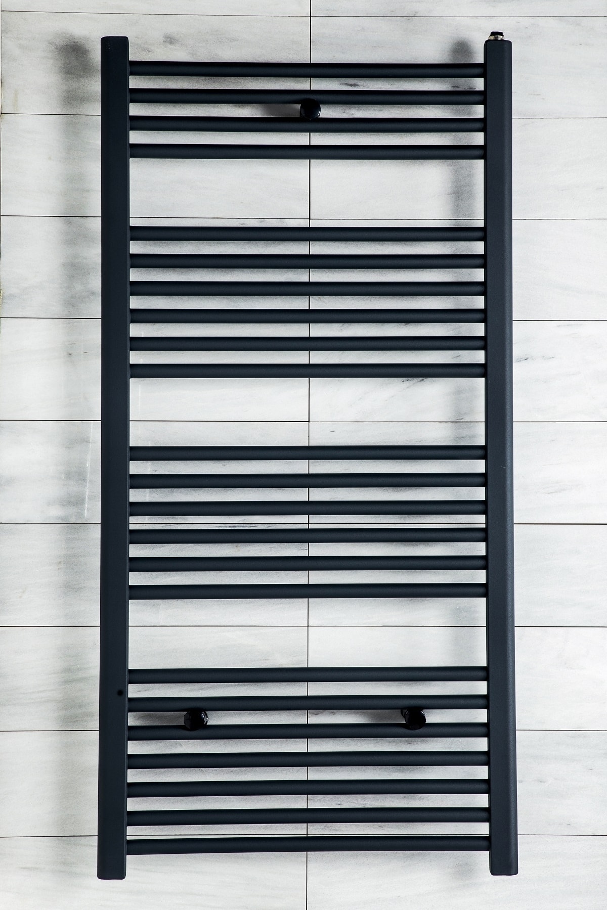 Düz Siyah Havlupan Radyatör 5 Yıl Garantili