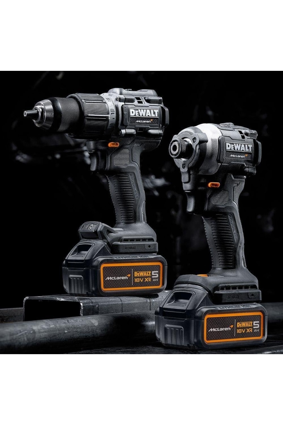 DEWALT DCK200MP2T-QW X Mclaren 2'li Set Şarjlı Vidalama Kömürsüz Akülü Torklu Darbeli Matkap 5.0 Ah.