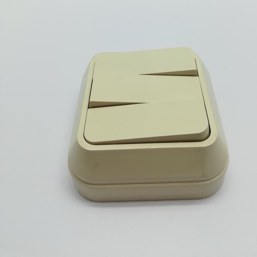 Makel Sıva Üstü Üçlü Anahtar Krem