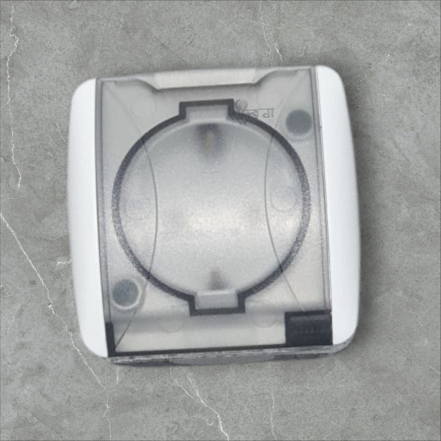 Sıva Üstü Kapaklı Topraklı Siyah Priz