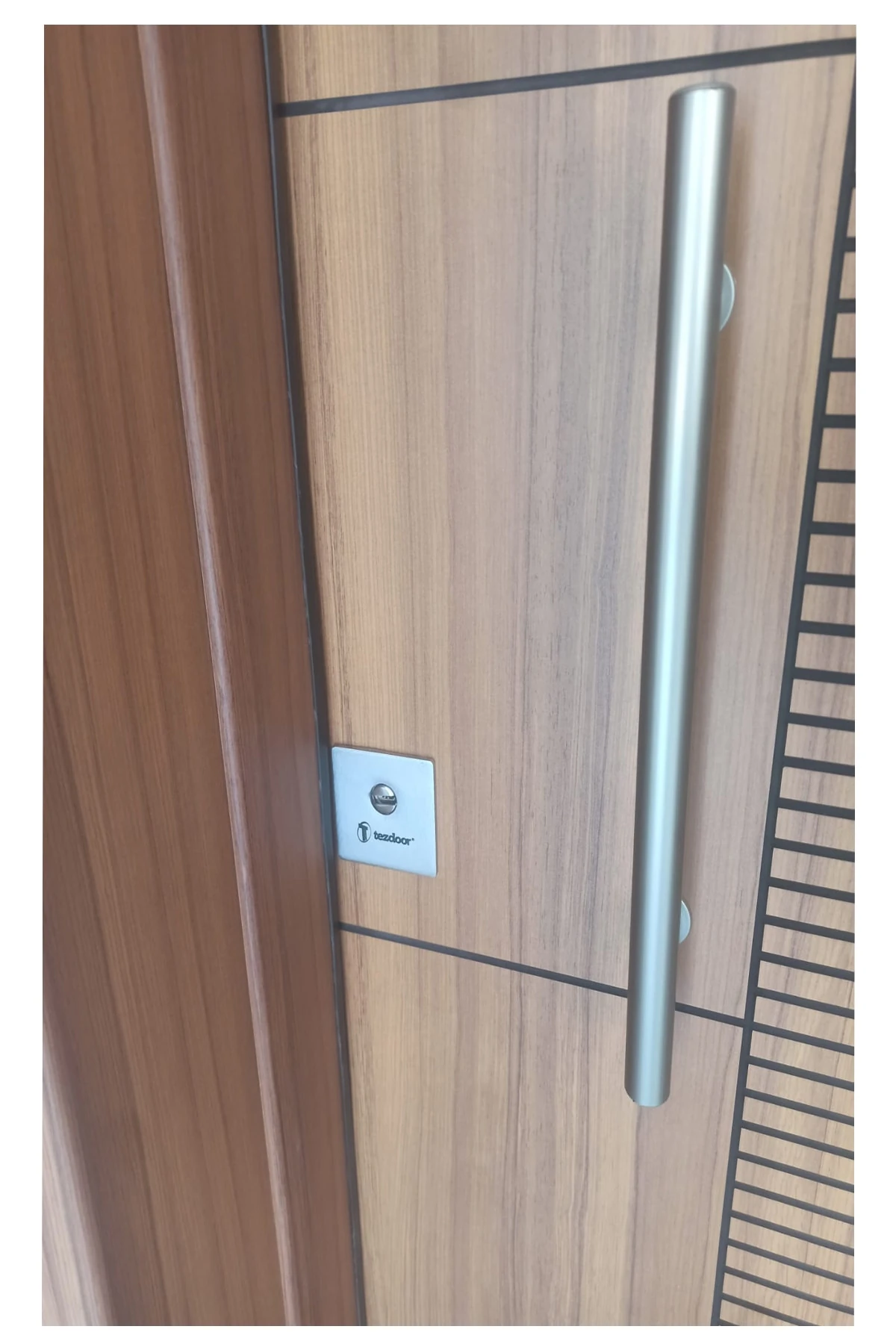 Çelik Kapı, Modelleri Ahşap Çelik Kapı Modelleri Tırnaklı Sistem Daire Kapısı Sağ Açılım