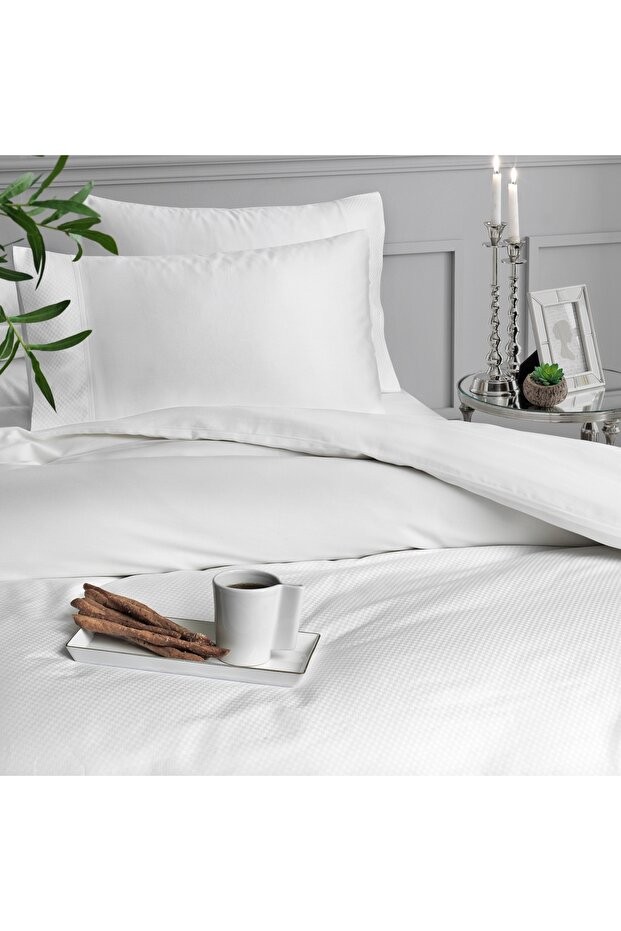 White Collection Square Pamuk Jakar Saten Çift Kişilik Nevresim Kılıfı Beyaz