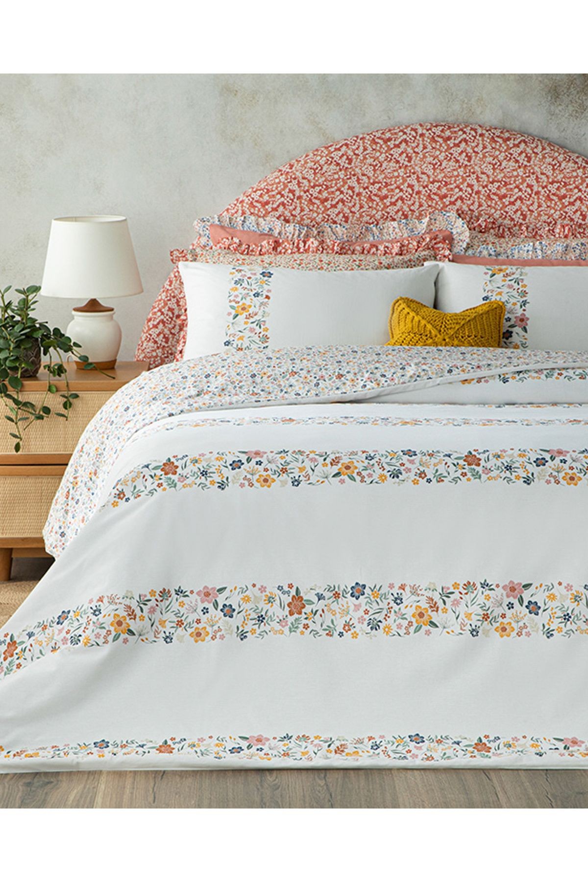 Bloomy Lines Pamuklu Ranforce Çift Kişilik Nevresim Seti 200x220 Cm Sarı