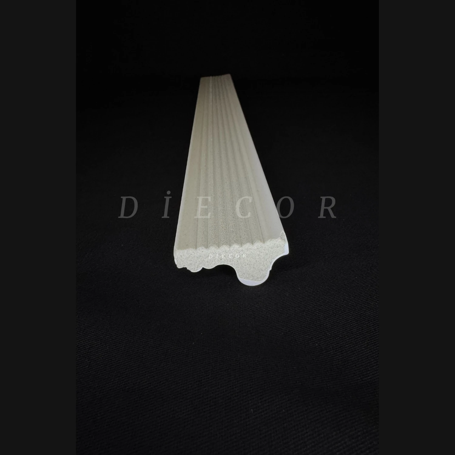 Dekoratif Boyanabilir 1 Adet 4 cm Eğimli Polistren Duvar Çıtası