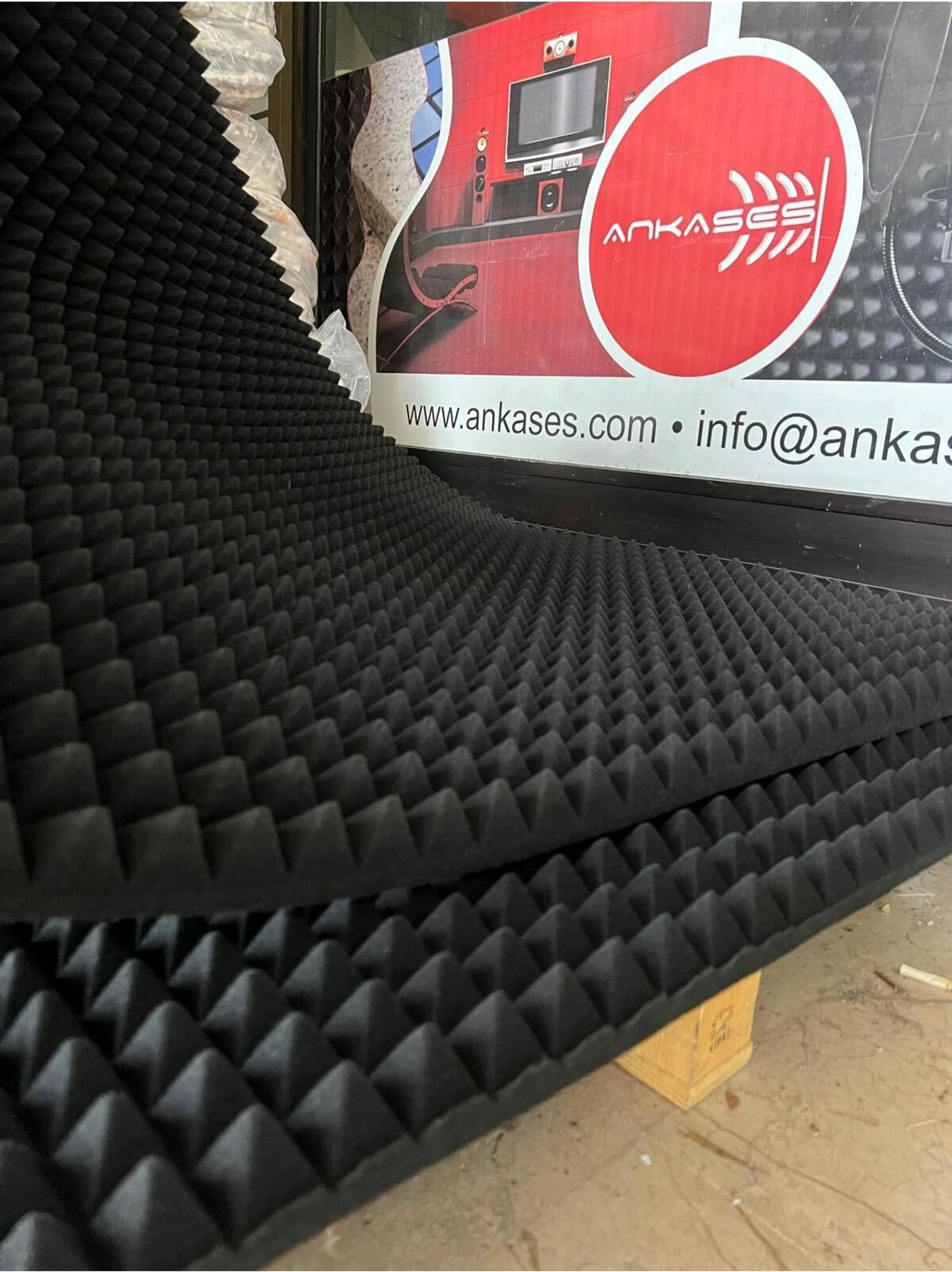 Bariyerli Piramit Akustik Bondex Sünger 50*100