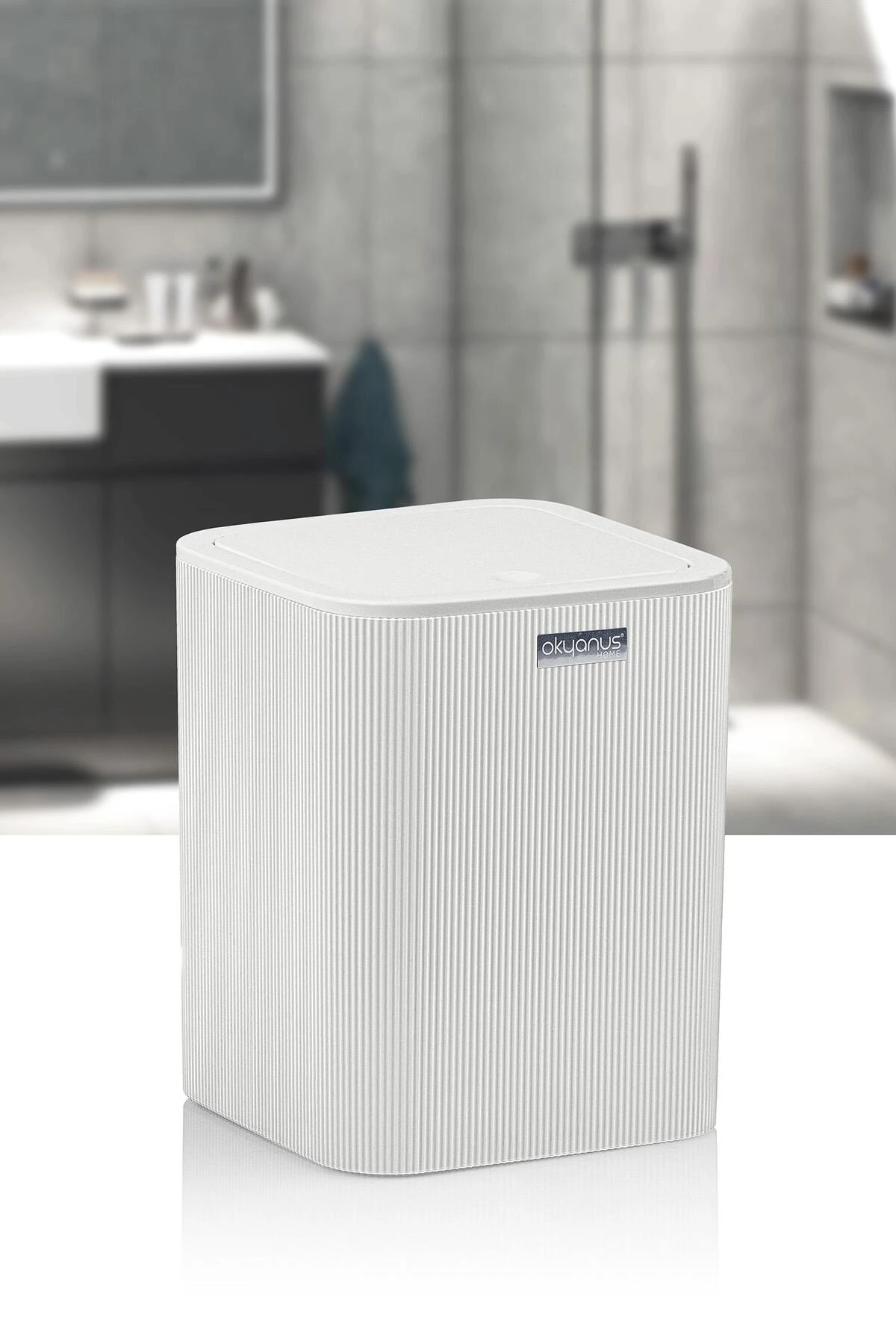 Mina Beyaz Çizgili Kare Çöp Kovası