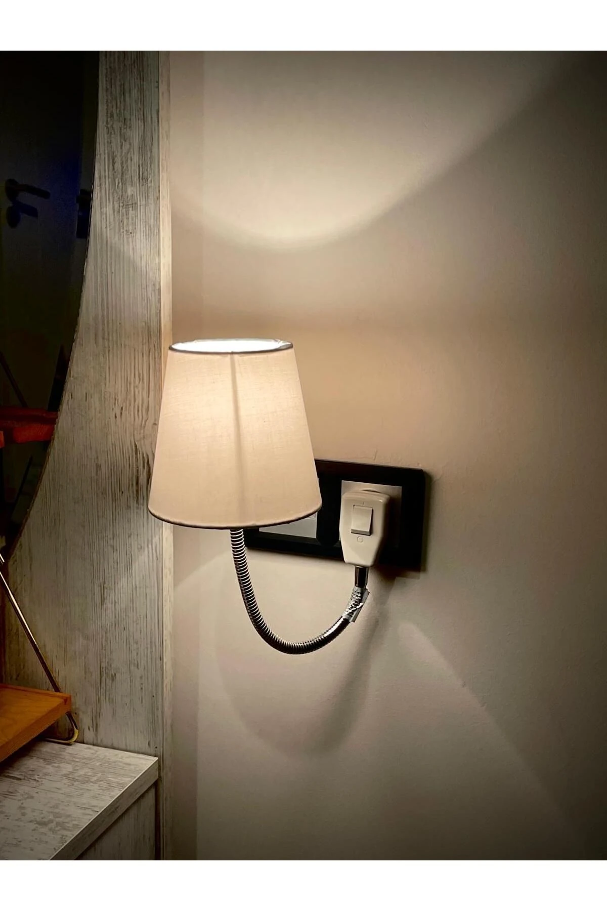 Krem Soket Gece Lambası Esnek Kol Dekoratif Priz Lambası Başucu Okuma Abajuru Okuma Lambası