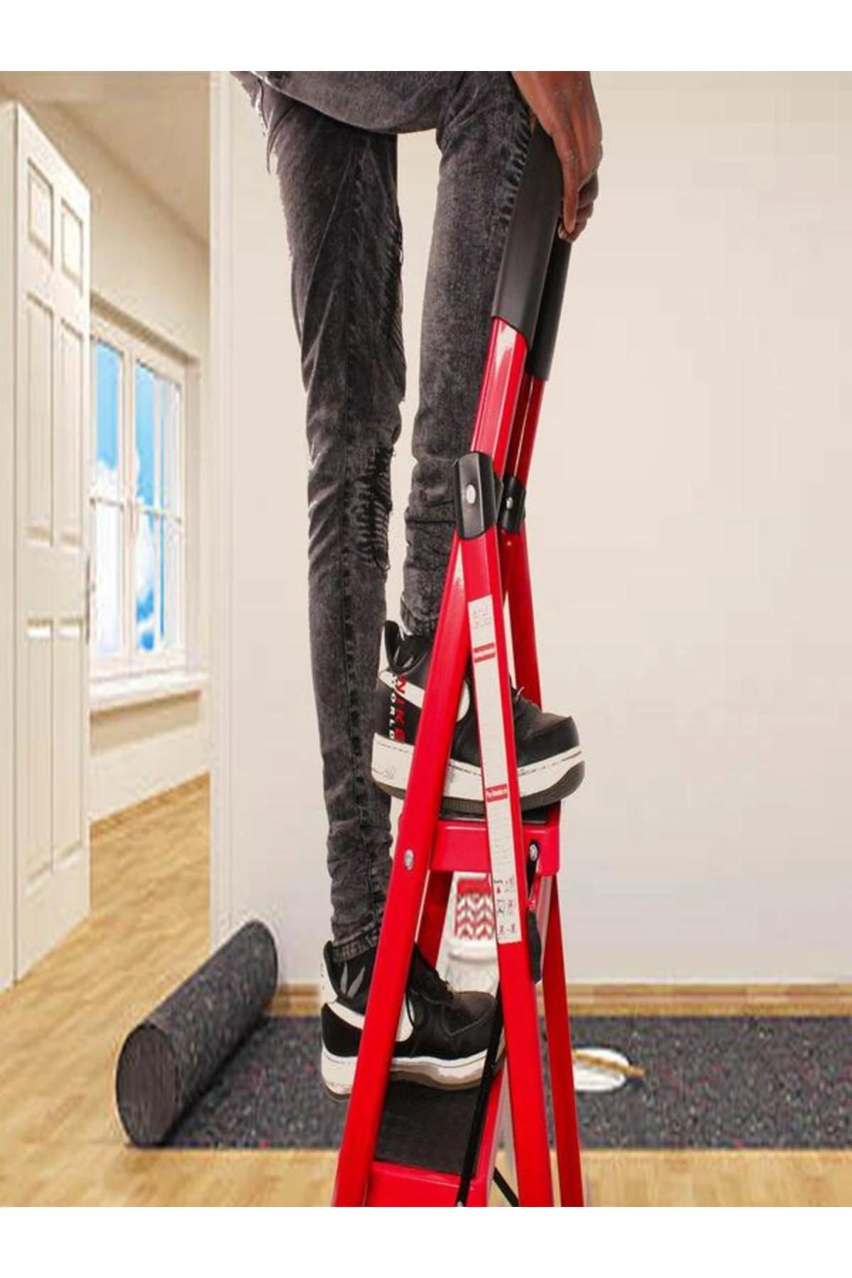 Merdiven Geniş 4 Basamaklı Kaymaz Katlanır Kilitli A Tipi - 4 Basamaklı Kırmızı Renk Merdiven