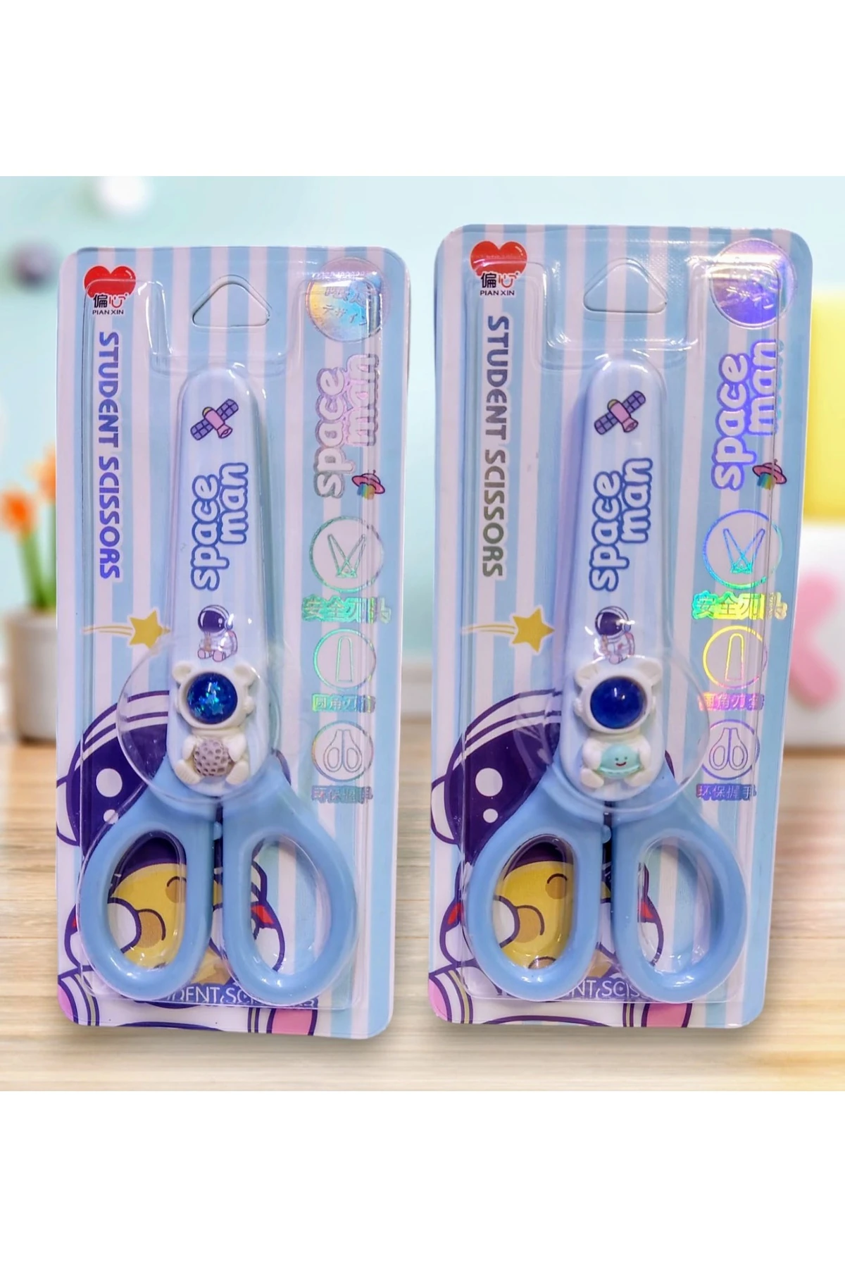 Astronot Desenli Figürlü Okul Makası Küt Uçlu Makas Koruma Kılıflı Makas 1 Adet