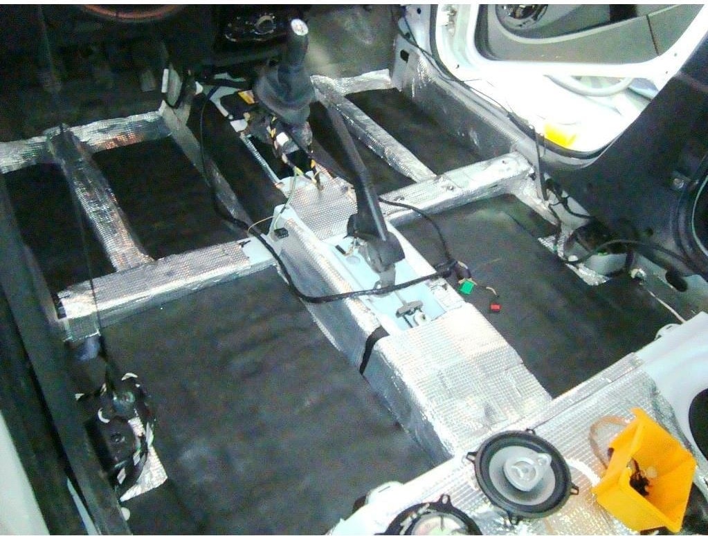 19 mm -100X100 cm Kendinden Yapışkan Kauçuk Oto Karavan-Panelvan Isı ve Ses Yalıtım Tekne Konteyner