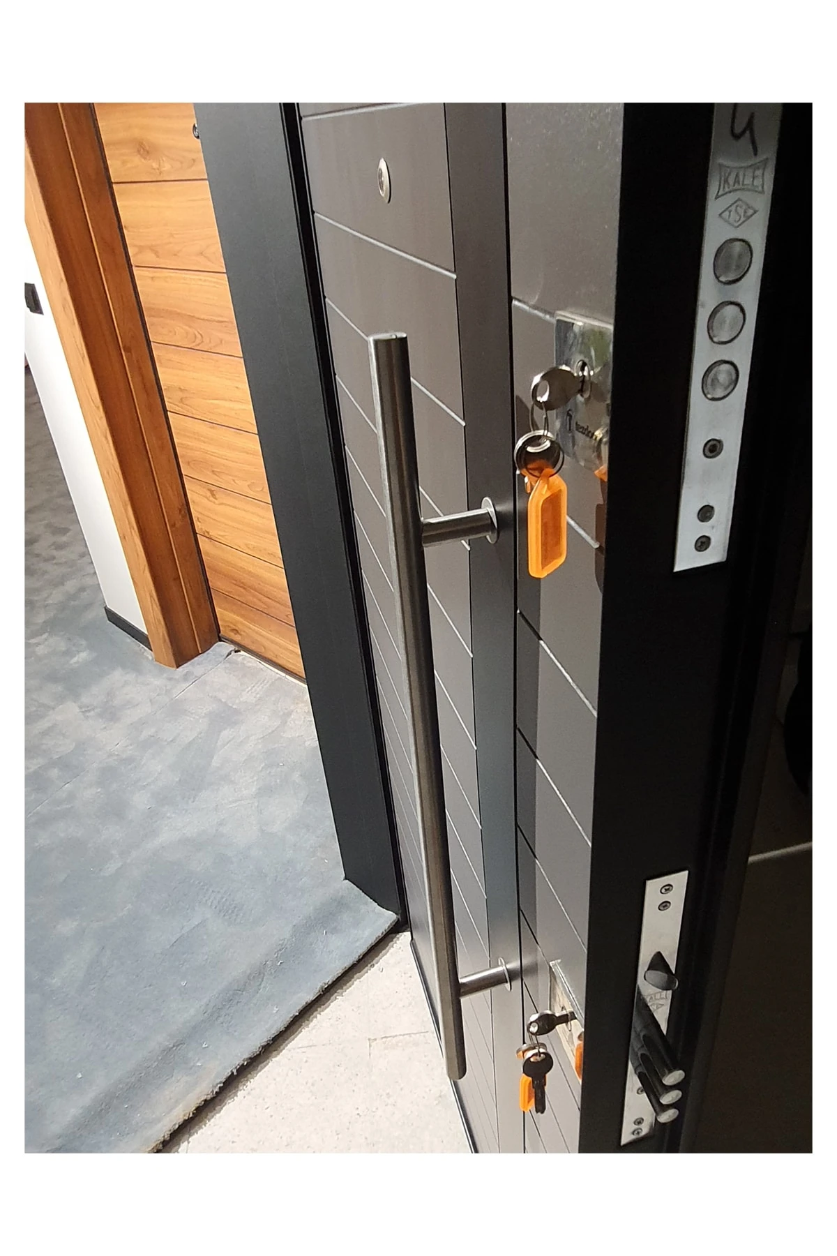 Celik Kapı Tırnaklı Sistem Kale Kilitli Çelik Kapı Siyah Statik Kasalı Antrasit Düz Model Sol Açılım