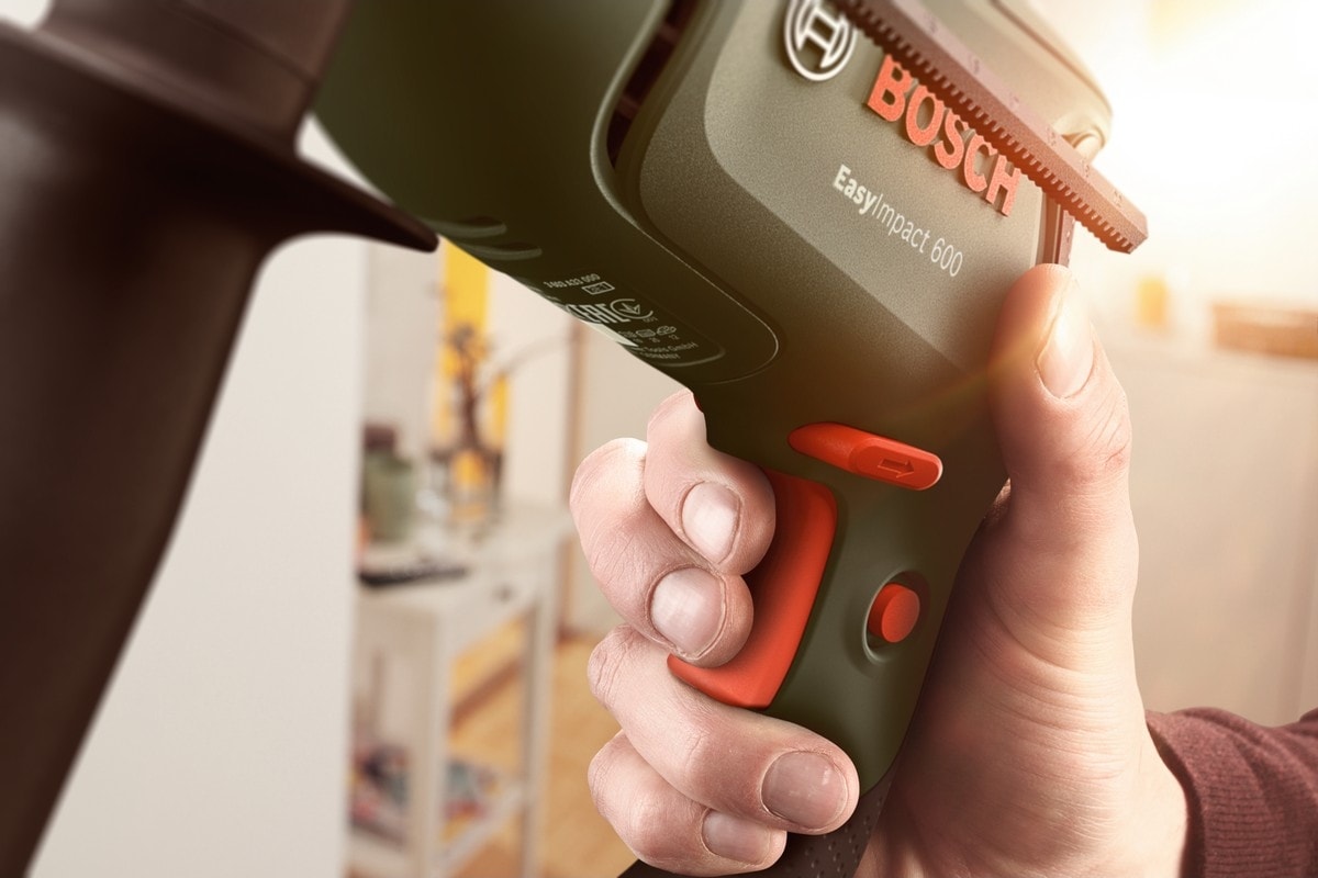 BOSCH EasyImpact 600 Darbeli Matkap 600W - Yüksek Performanslı Anahtarlı Mandren, 10 mm, Kompakt Elektrikli Tasarım