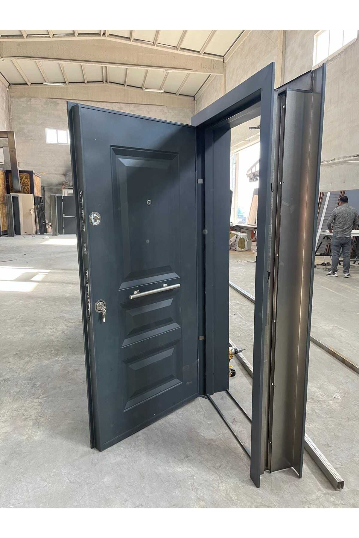 Metal Yüzeyli Çelik Kapı Sağ