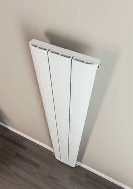 Selanik Dikey Alüminyum Radyatör 280X1800 Pütürlü Beyaz (Ral 9016)