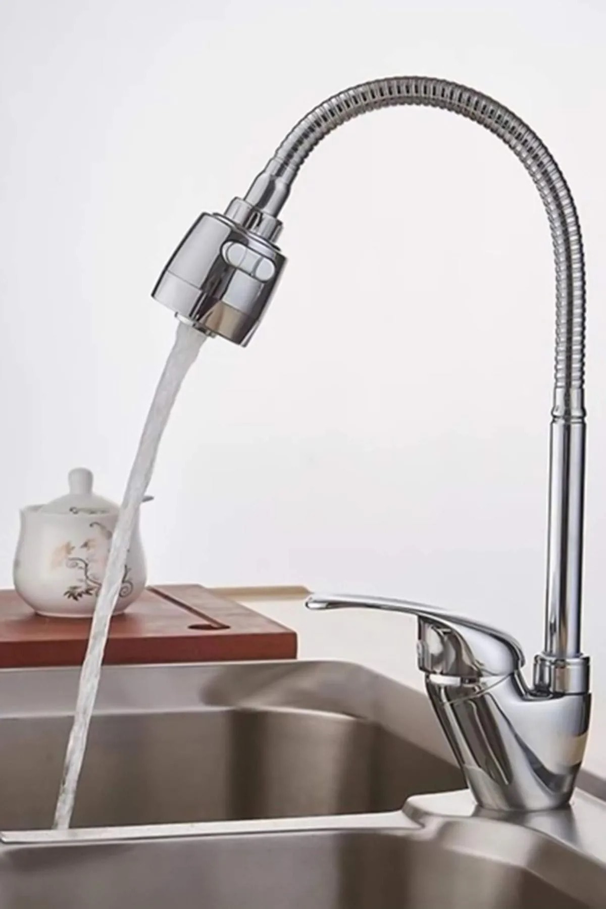 Oynar Başlıklı Hareketli Hortumlu İki Fonksiyonlu Krom Oynar Musluk Başlığı