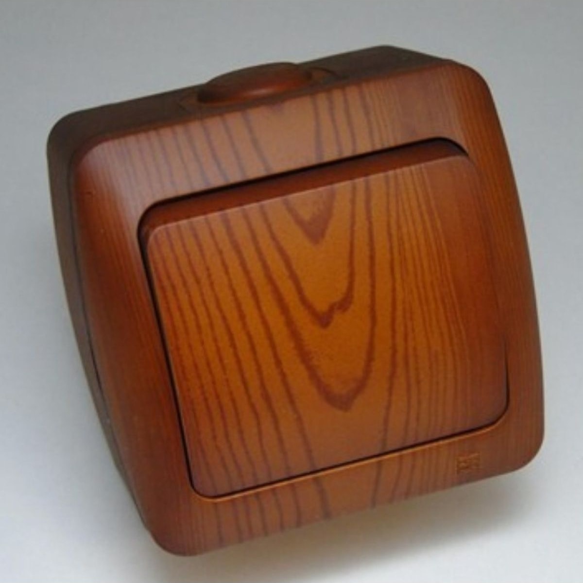 Sıva Üstü Kiraz Ahşap Renkli Anahtar  / Alsu