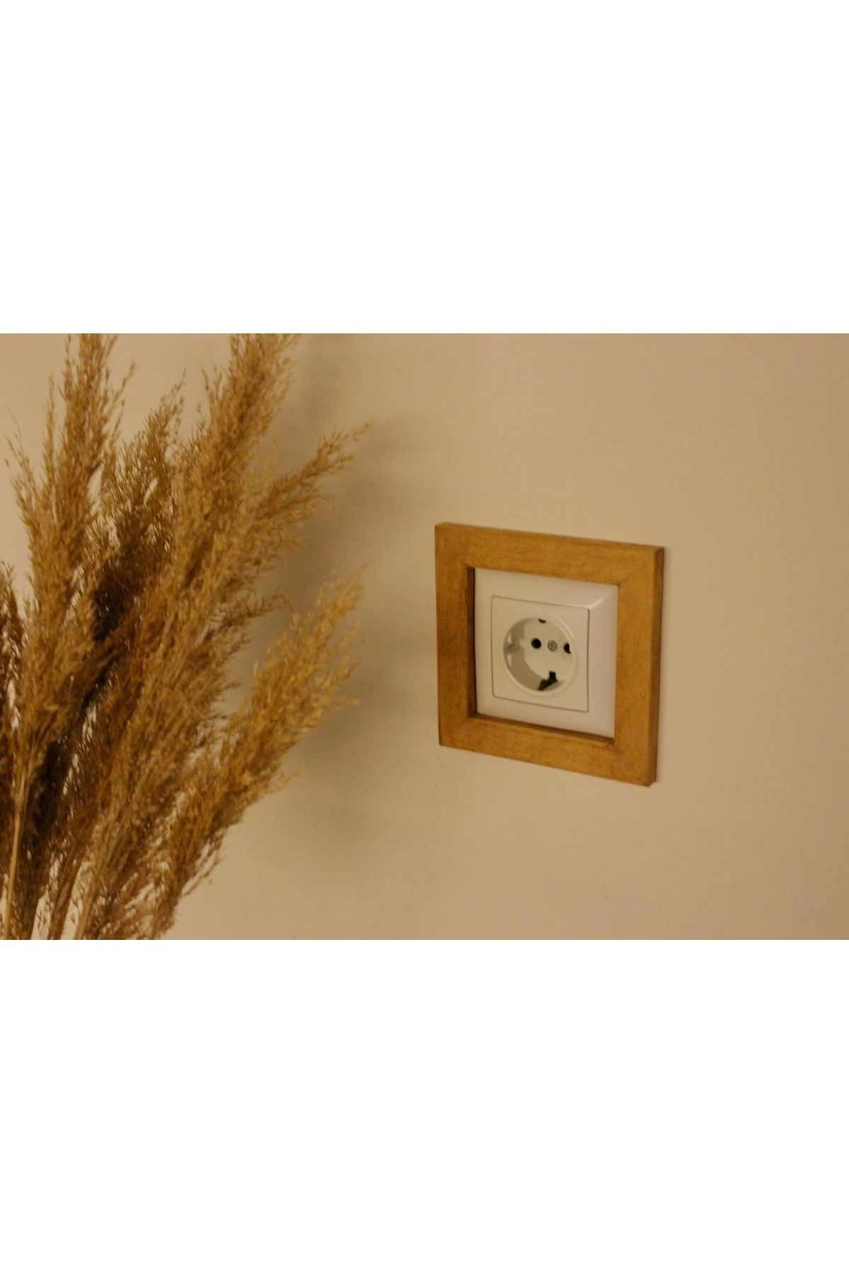 "line's" tasarım, Ahşap Priz Çerçevesi