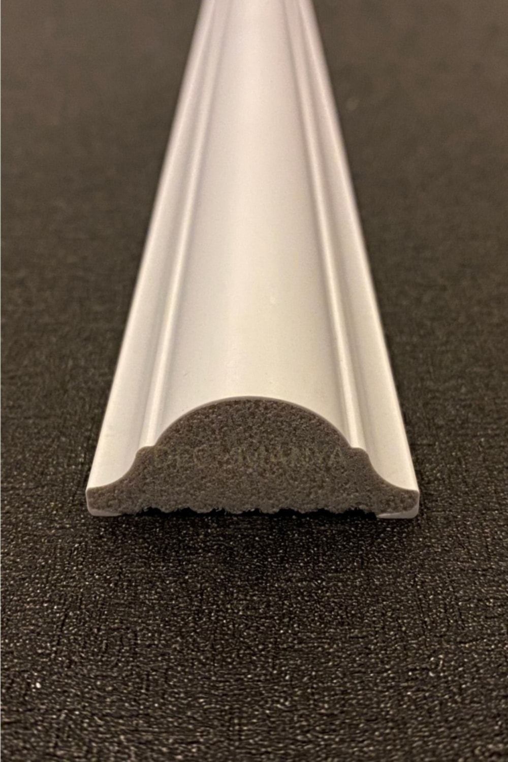 Boyanabilir 4 cm Poliüretan Duvar Çıtası, 240 cm Uzunluk, Bej Renk Seçeneği