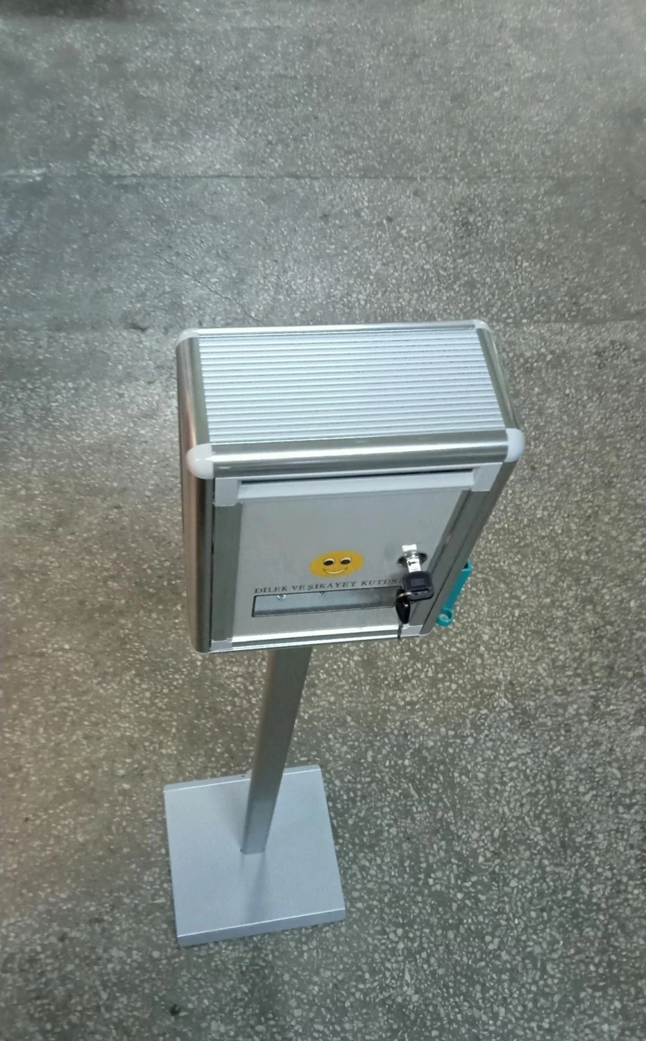 22X29 cm Lüks Ithal Ayaklı Alüminyum Metal Dilek Şikayet Kutusu