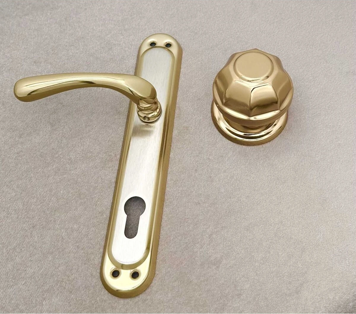 Kumru Titanyum Saten Aynalı Yale Çelik Kapı Kolu + Kapı Babası Sol Basar Tek Yön