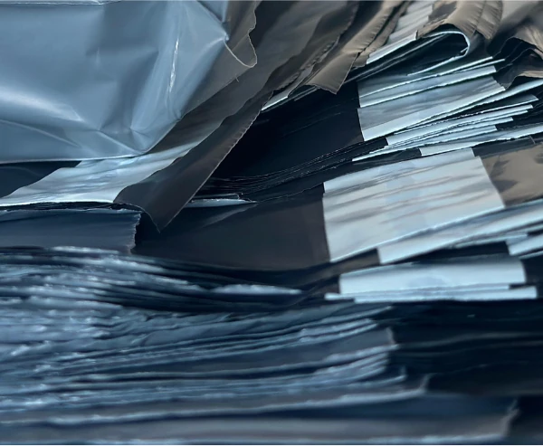 100 Adet - Cepli Kargo Poşeti 25X30X5 cm - Cep Bölmeli, Su Geçirmez, Yırtılmaz, E-Ticaret Gönderi Zarfı, Posta Malzemeleri Paketleme Ambalajı