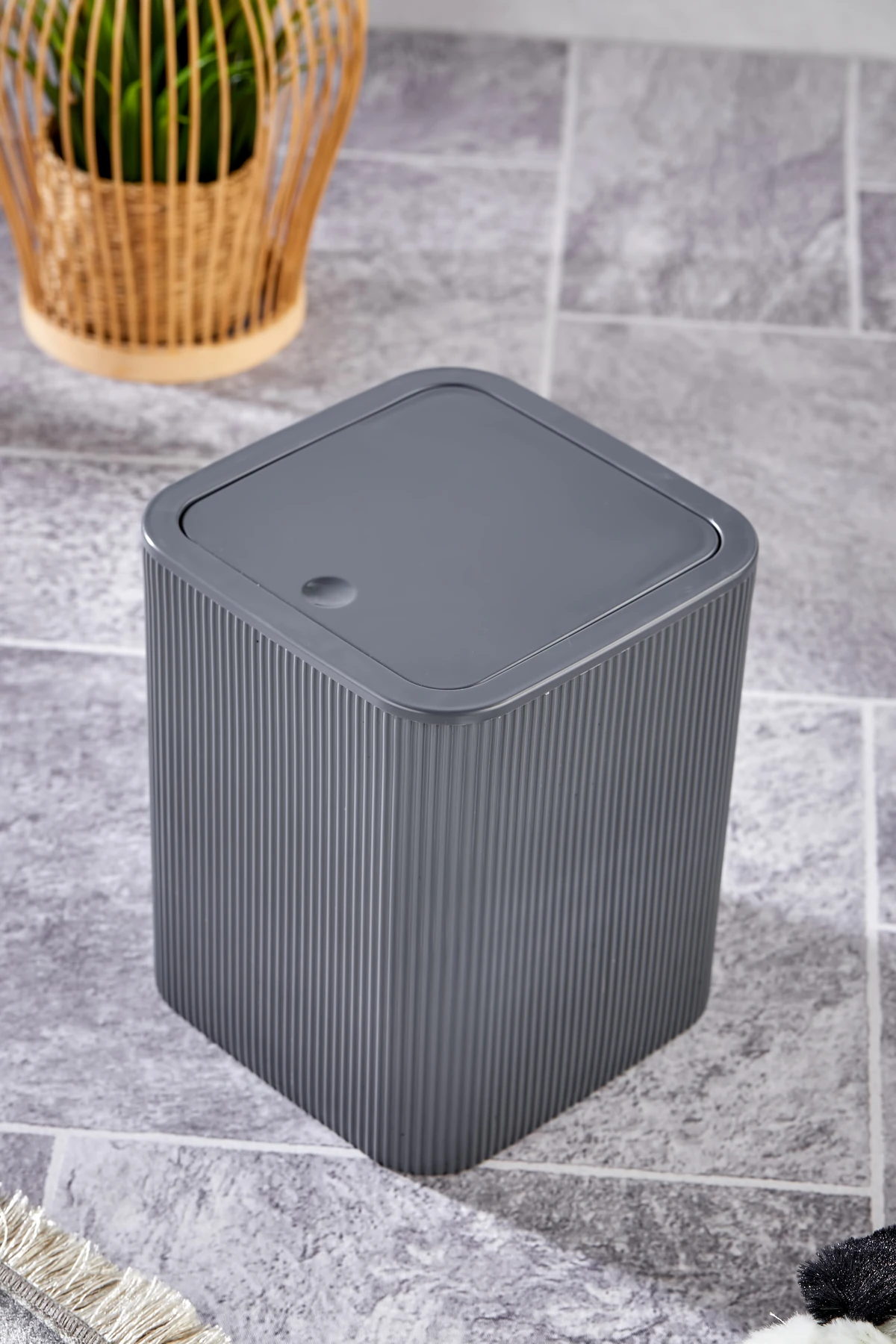 Line Çizgili Kare Kapaklı Klik Çöp Kovası Banyo Mutfak