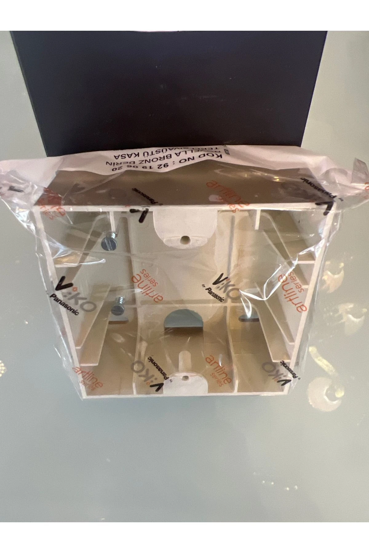 Novella Bronz Sıva Üstü Dönüştürücü Kasa