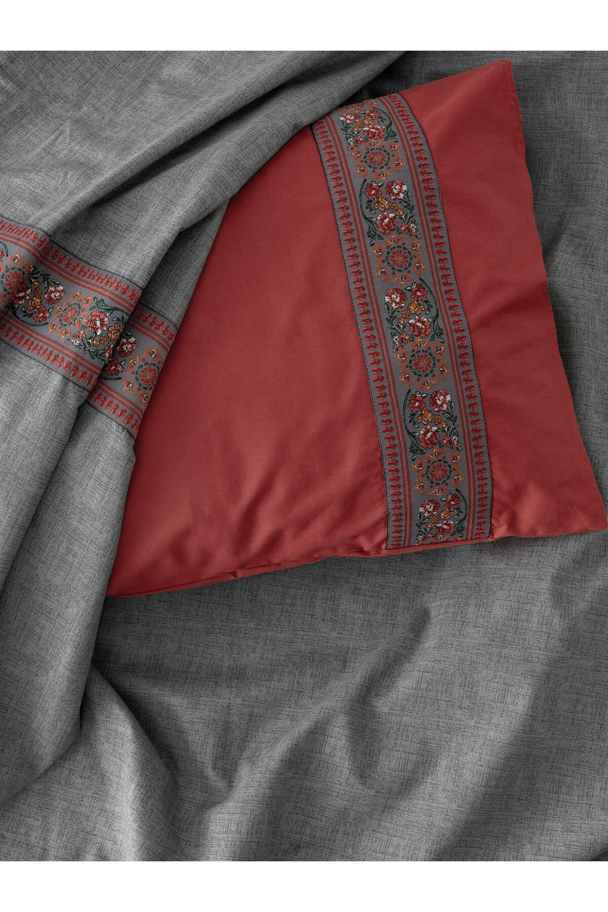 Folk Art Çift Kişilik Nevresim Takımı Felina Bordo
