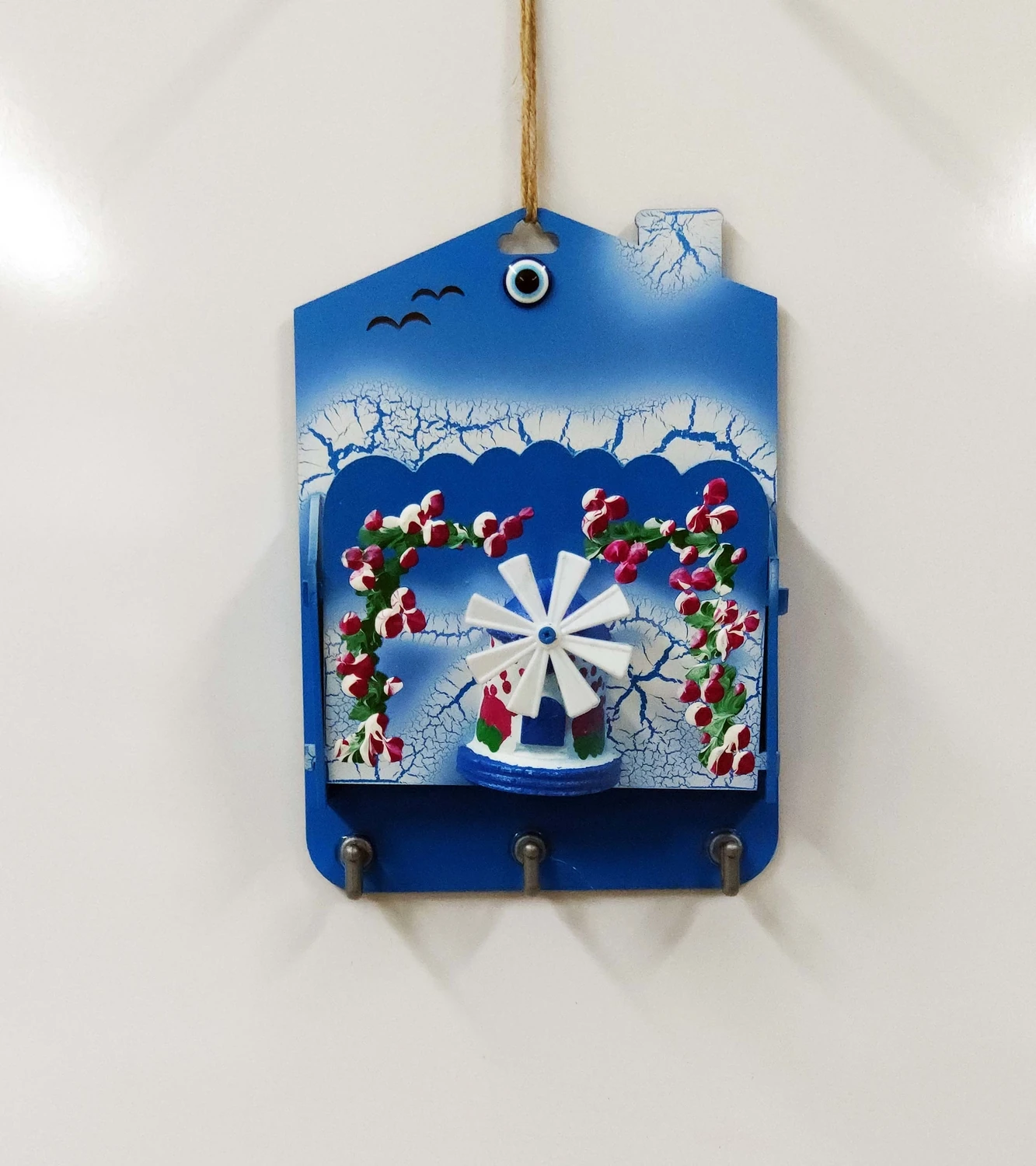 Çiçek ve Değirmen Süslemeli Dekoratif Anahtarlıklı Posta Kutusu