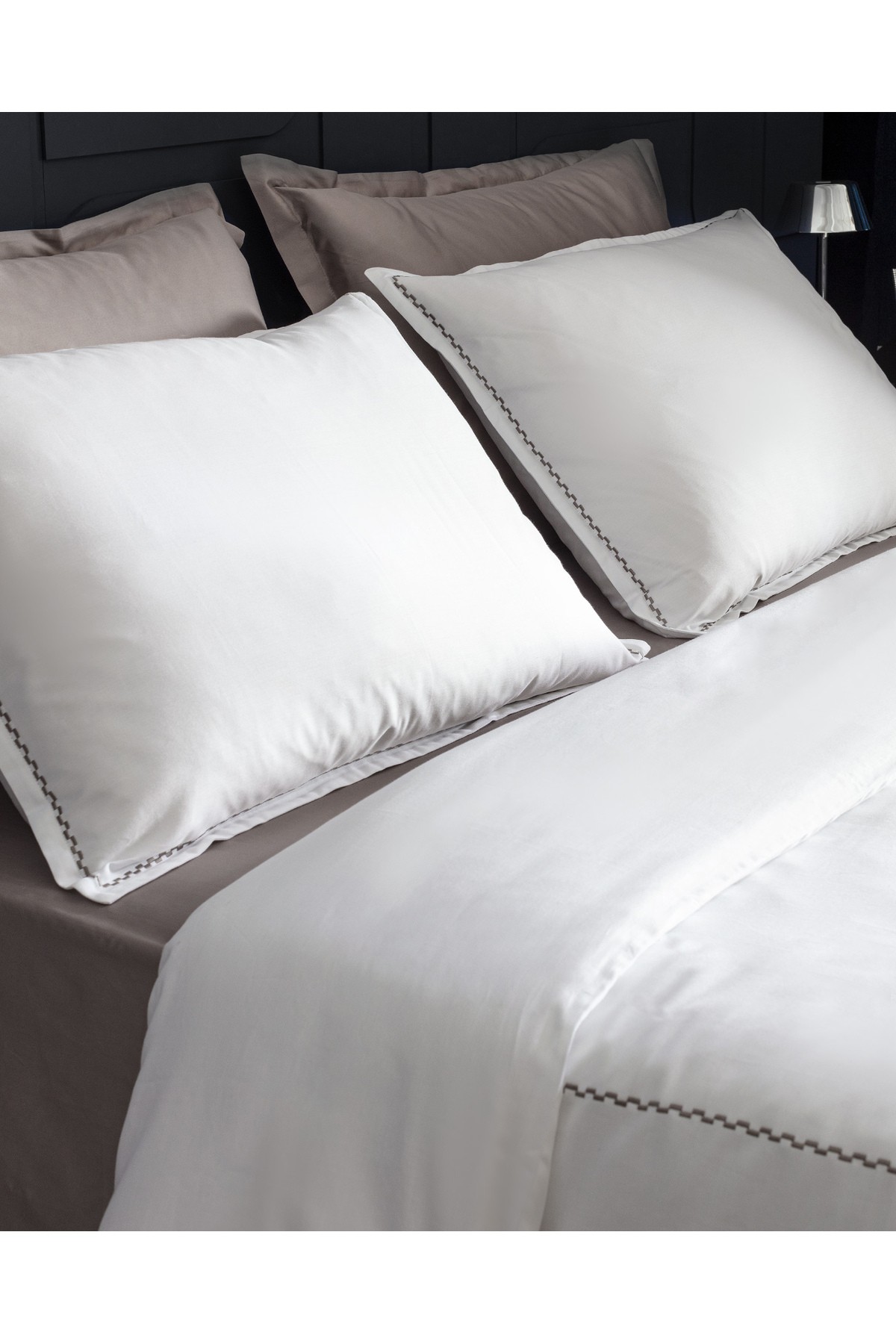 Laila King Size %100 Pamuk Nakışlı Saten Nevresim Takımı - Beyaz