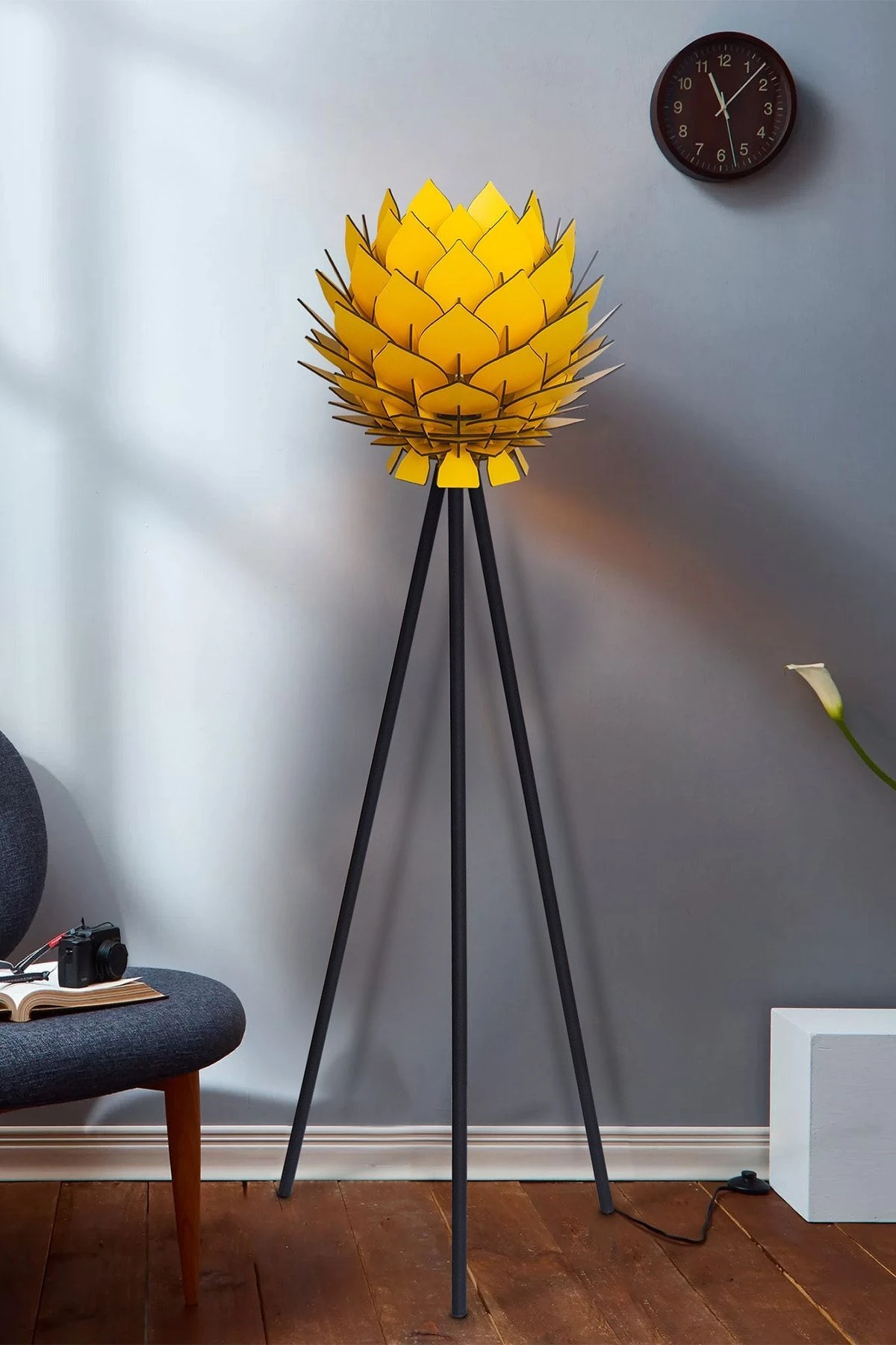 Lotus Metal Ayaklı Yerpuar Anahtarlı Ahşap Modern Tripod Üç Ayaklı Lambader Aydınlatma