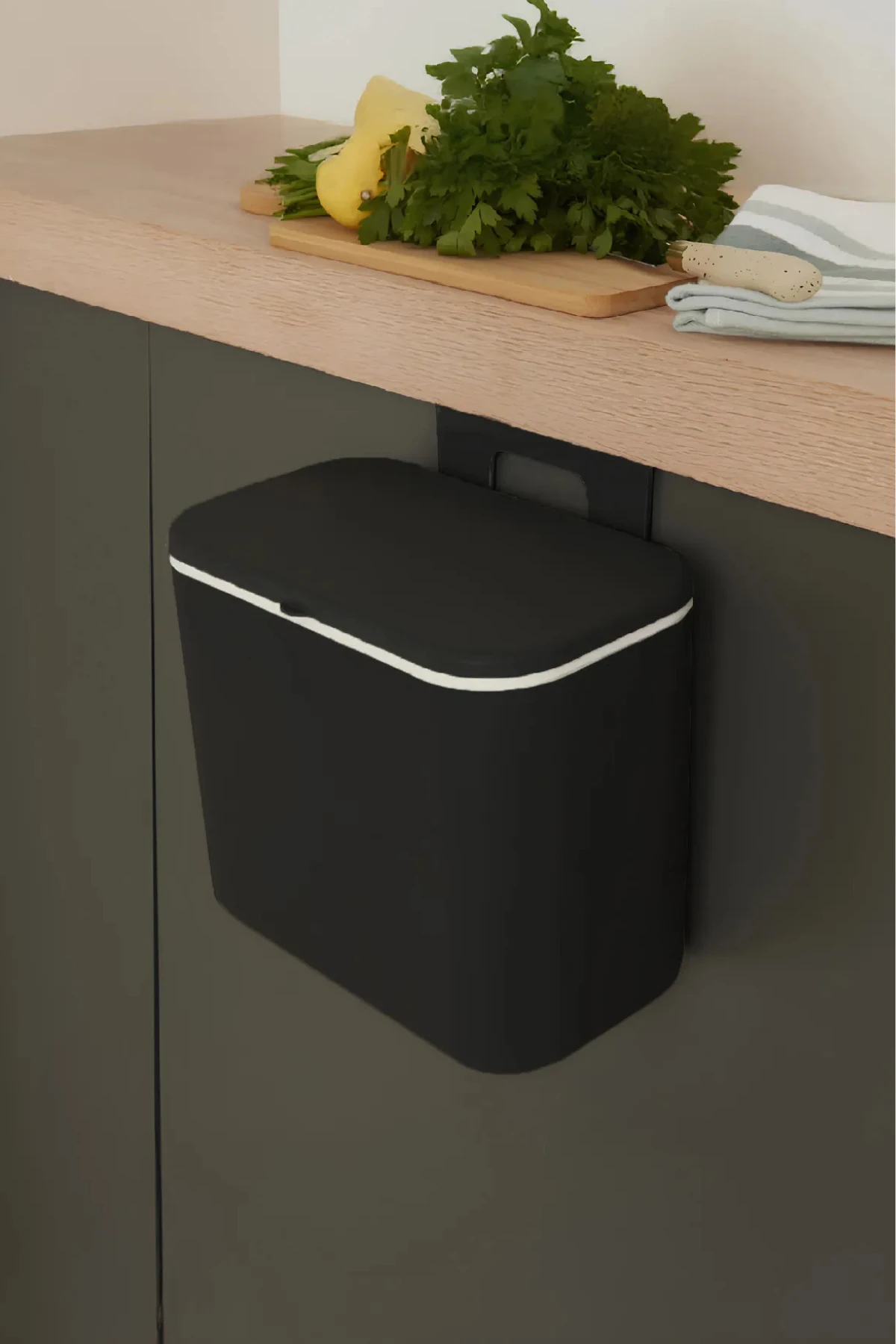 Askılı Çöp Kovası Çizgili 8 Lt Mutfak Tezgah Üstü Ve Dolap Askılı Çöp Kovası Çift Yön Kapaklı