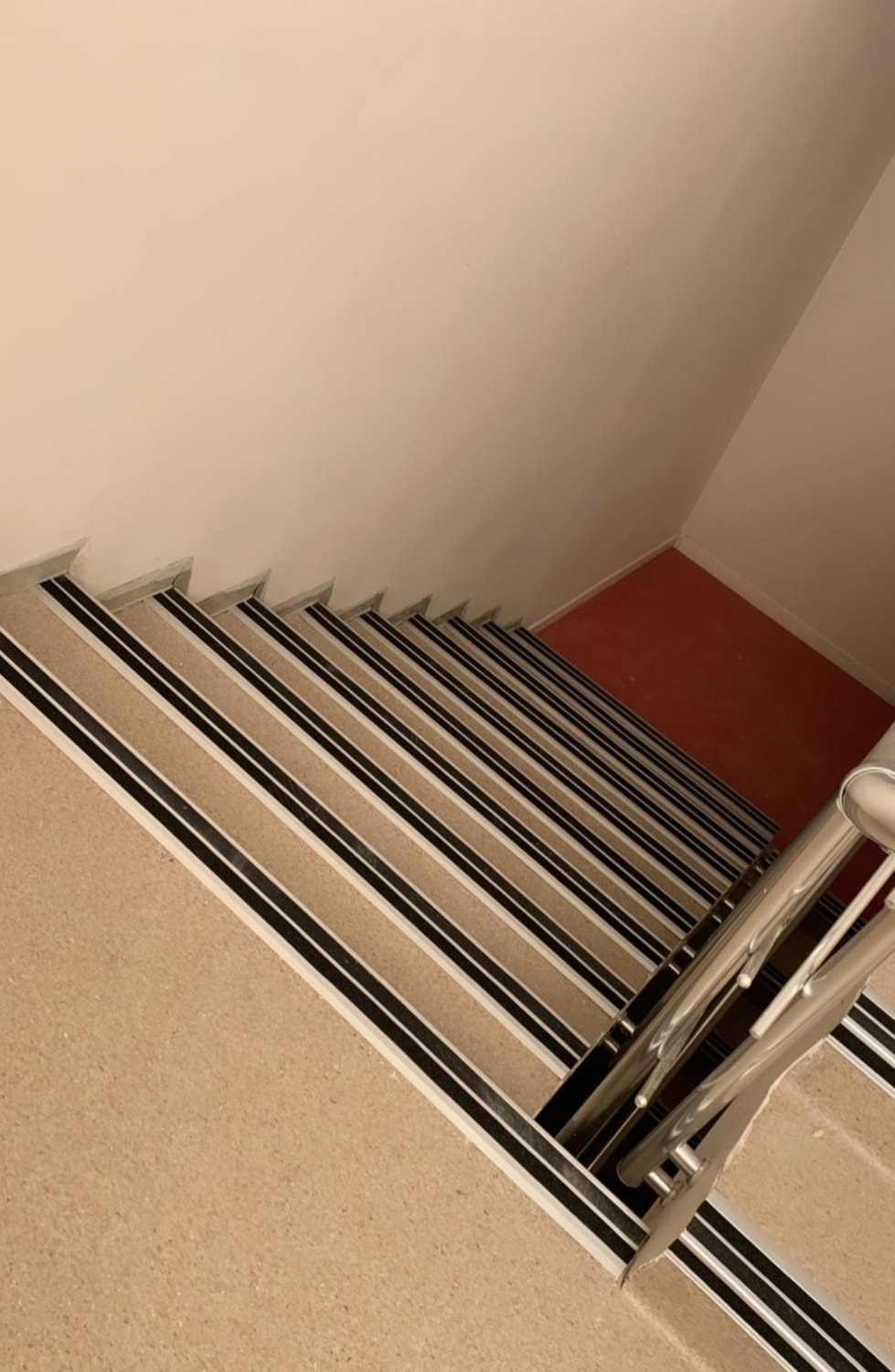 Kaydırmaz Bant Zımpara Siyah (Ithal Kendinken Yapışkanlı) 19M x 25m