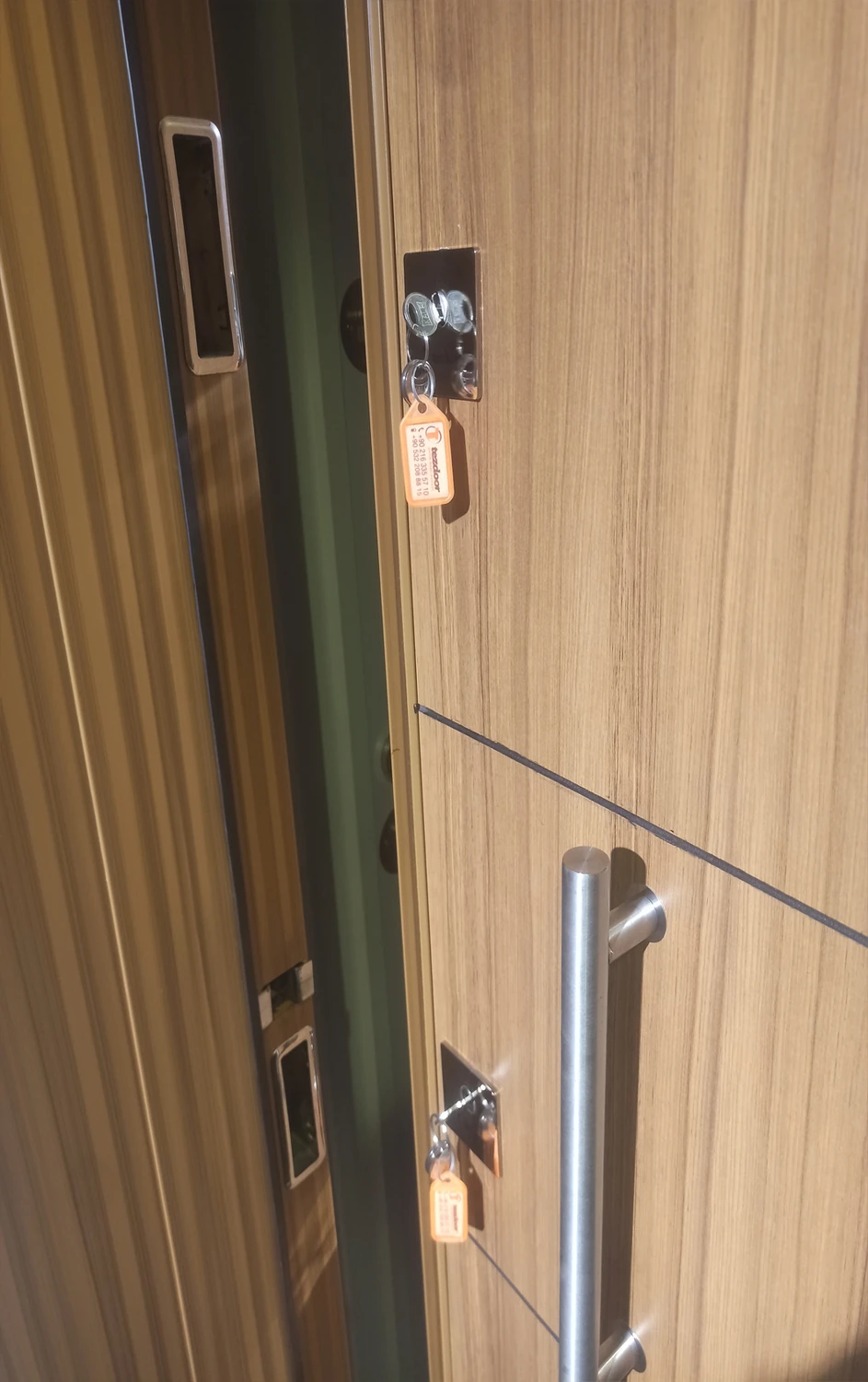 Çelik Kapı, Eskitme Kasalı Düz Model Daire Giriş Kapısı, Sağ Açılım