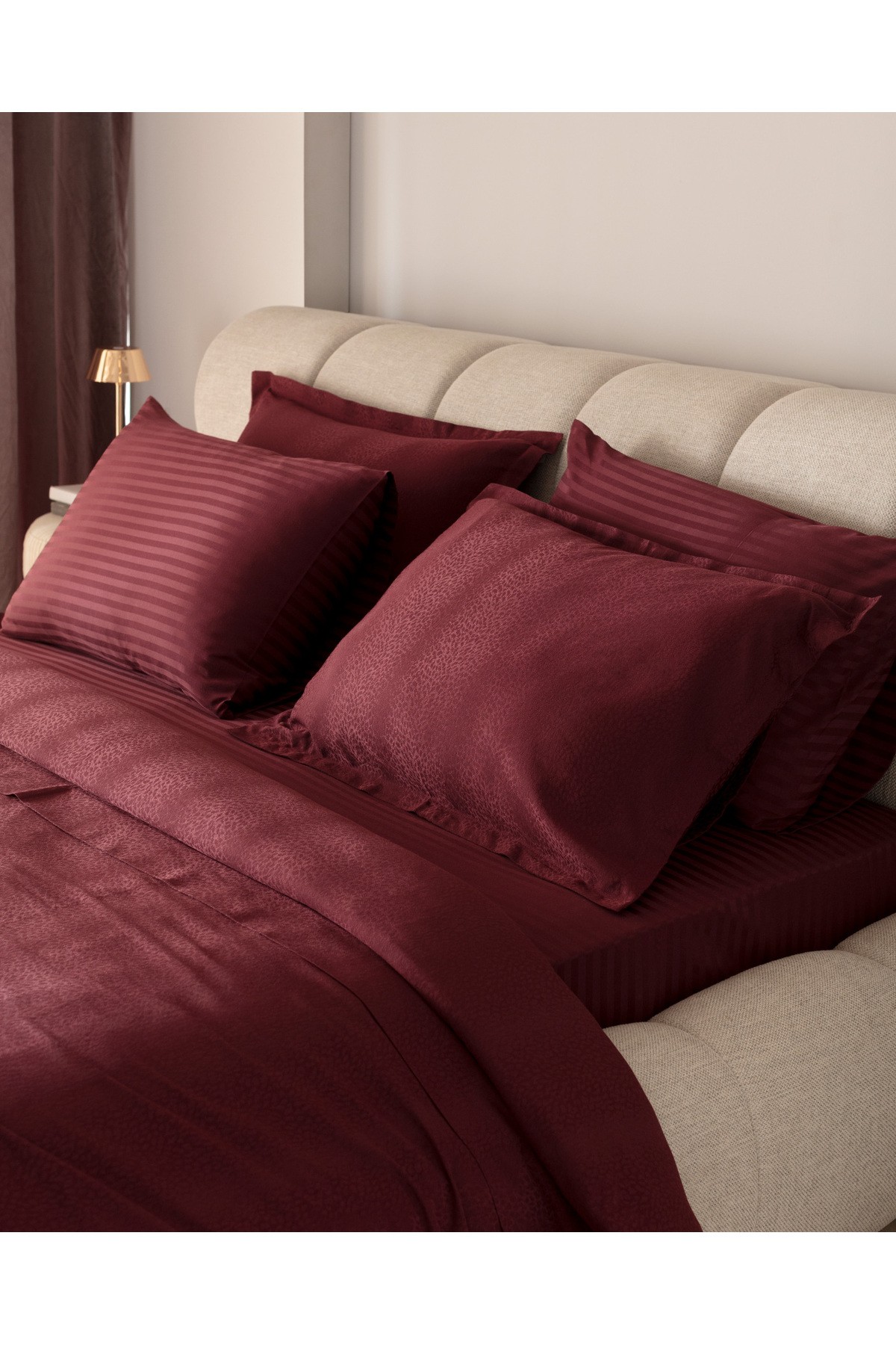 Auvergne Family Size Pamuklu Jakarlı Saten Nevresim Takımı - Bordo