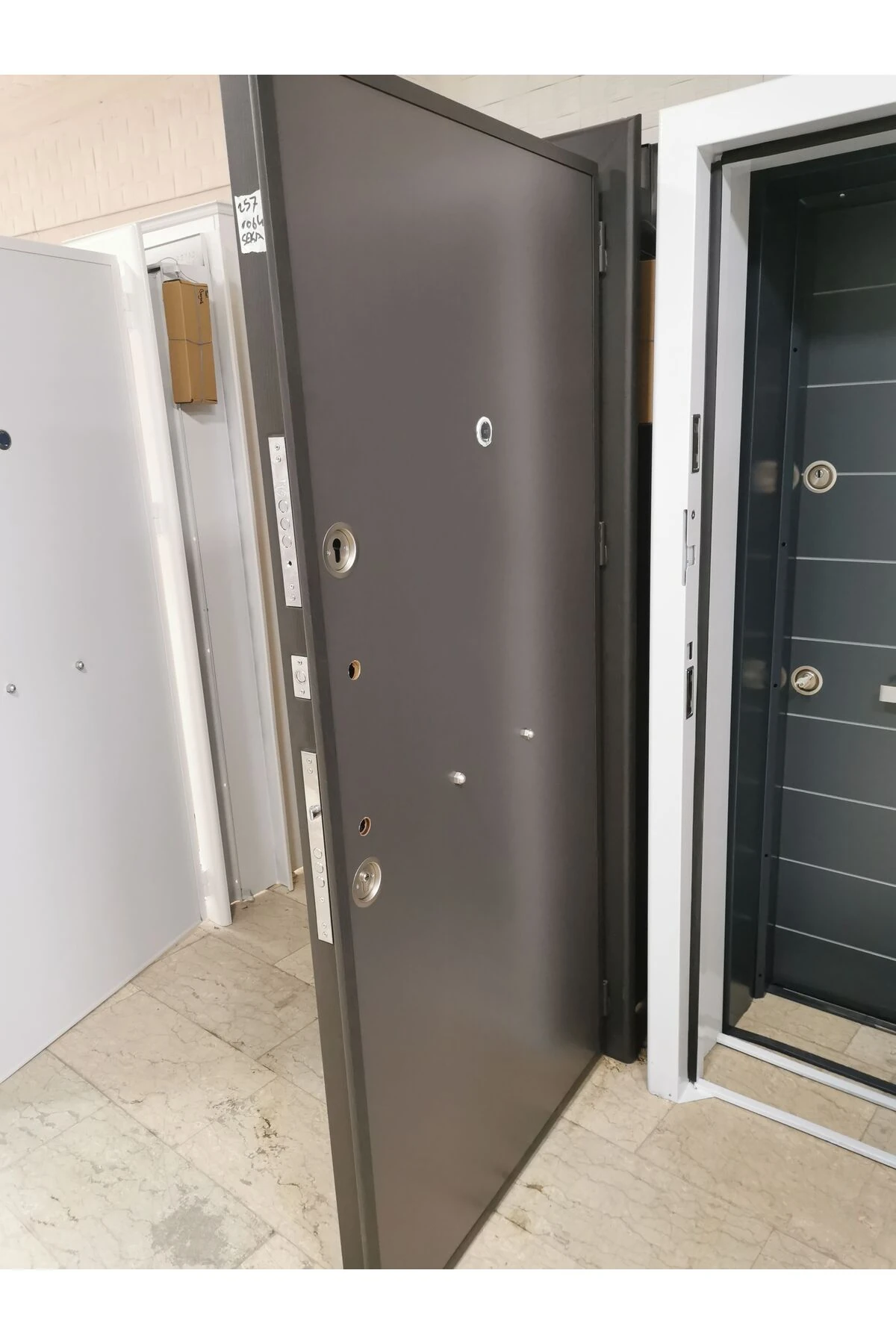 Kompozit Dış Iklim Çelik Kapı Sol