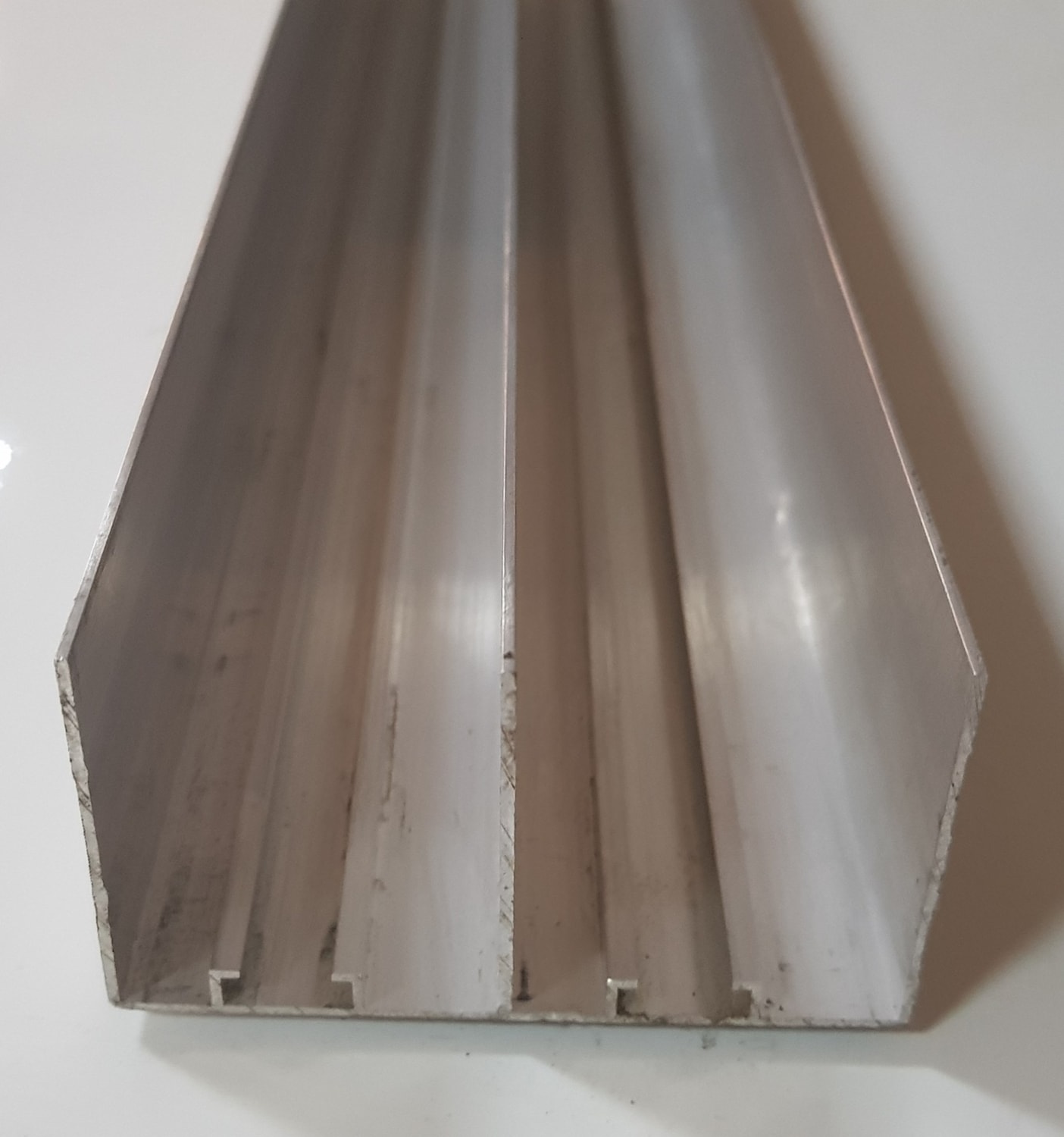 Alüminyum Profil Sürme Kapak Rayı Frenli Üst Ray 250CM