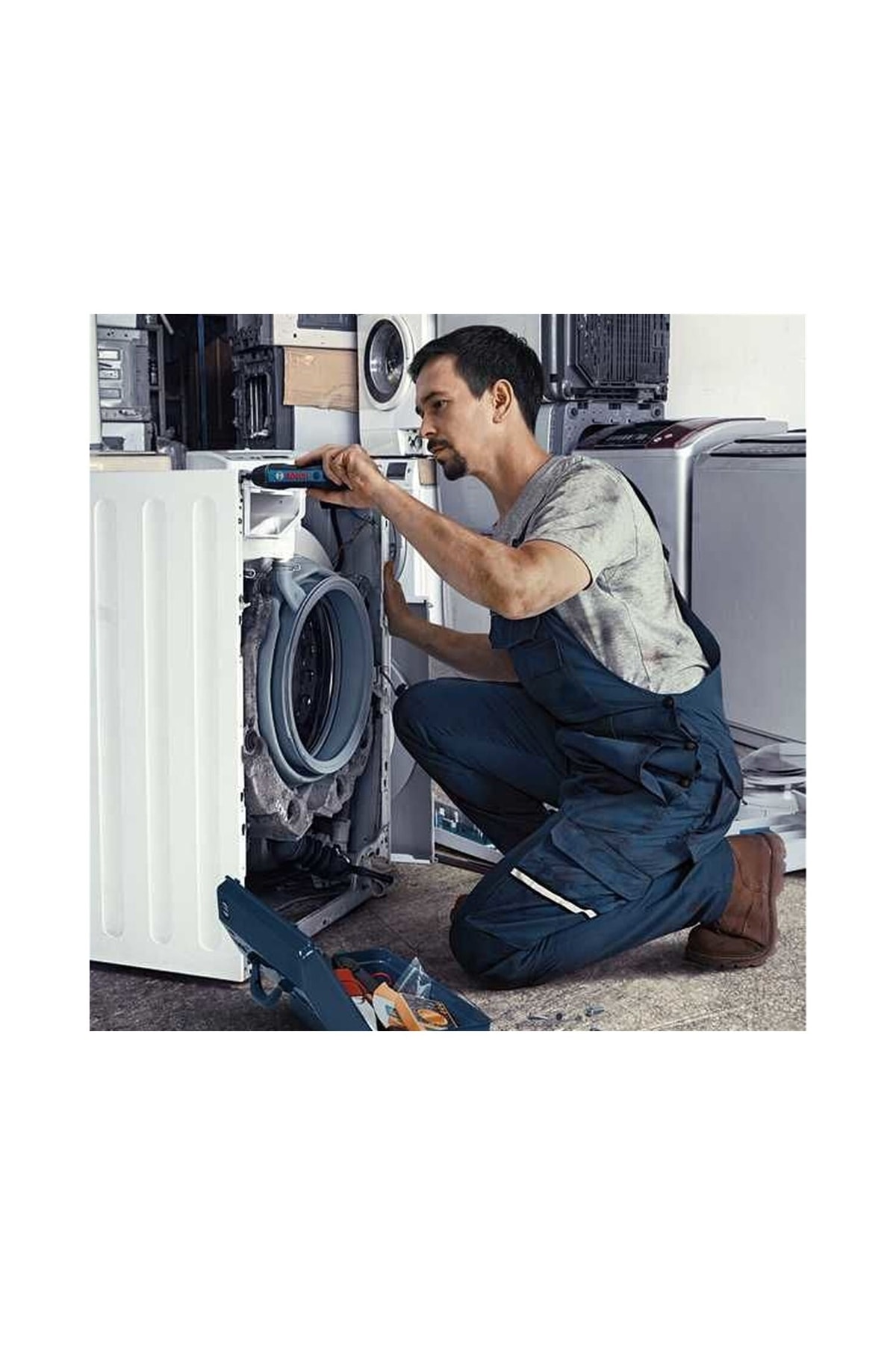 BOSCH Şarjlı Tornavida Go 2 Akülü Vidalama Şarjlı Matkap 25 Parça Vidalama Ucu Seti