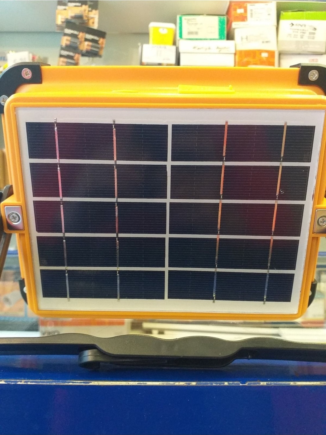 Güneş Enerjili Solar 200W LED Projektör Taşınabilir Sarı Beyaz ve Çakar Işık Lamba