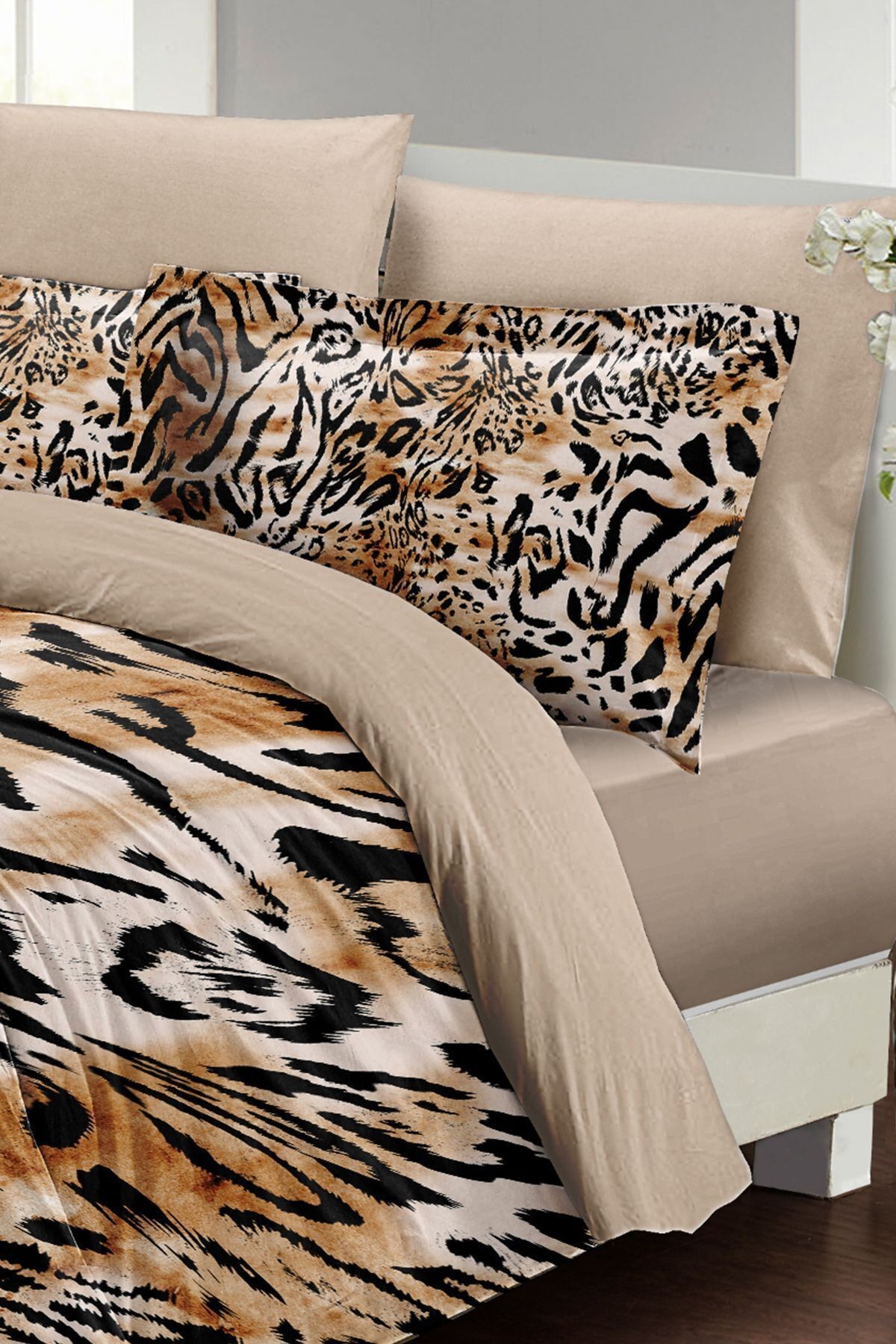 Leopar Lastikli Çarşaflı %100 Pamuk Saten Çift Kişilik Nevresim Takımı Drawing Leopard