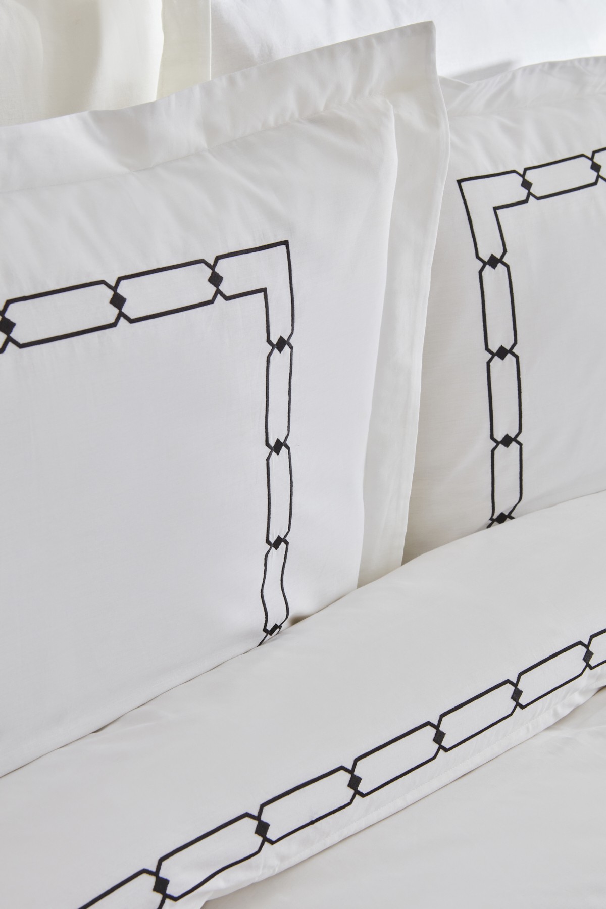 White Collection Diane Çift Kişilik Nakışlı Percale Nevresim Takımı Beyaz