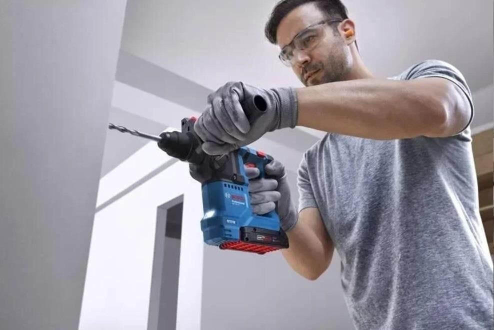 BOSCH Gbh 18V-18 1x4 Ah Procore Akülü Sds Plus Delici Bez Çantalı