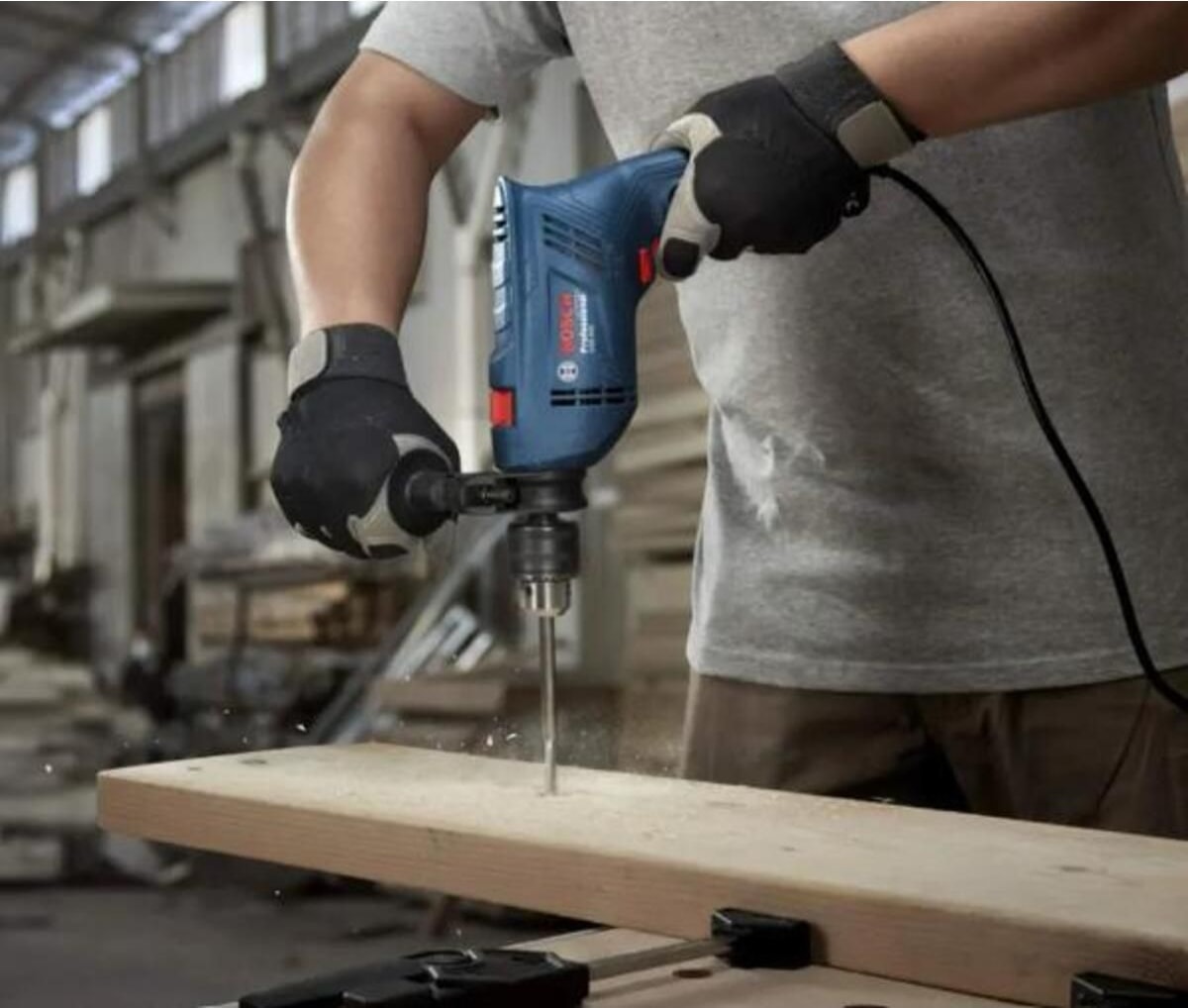 600 Watt Gsb 600 Darbeli Matkap + 100 Parça Aksesuar 0 - 2 M 2 Yıl Kablolu Anahtarlı Darbeli