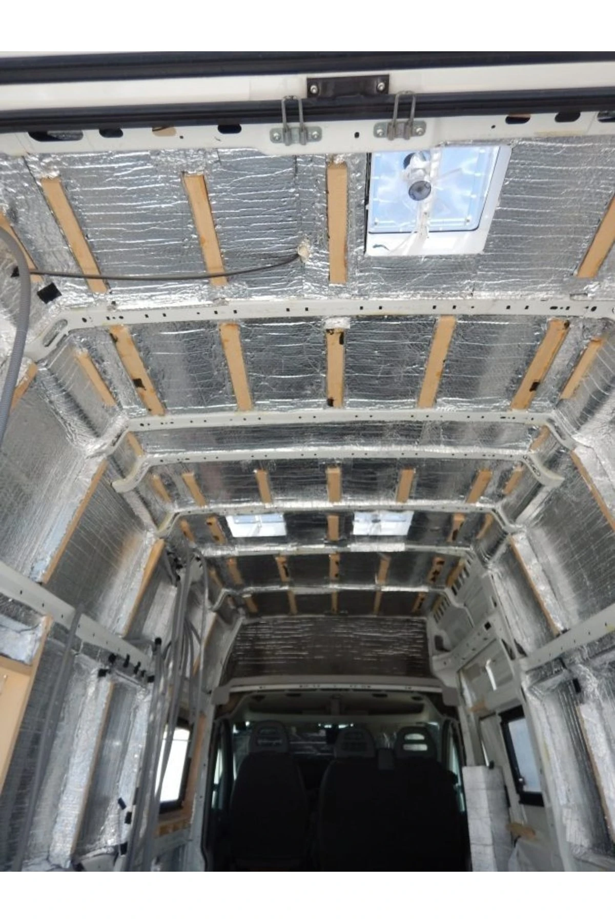 19 Mm 120 Cm 5 M2 Karavan / Oto Ses Isı Yalıtım Folyolu Yapışkanlı Kauçuk Izolasyon