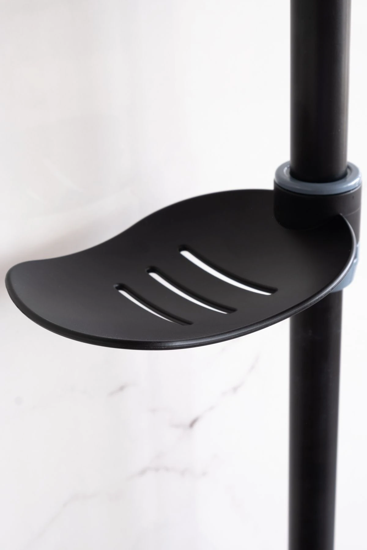 Banora Lux Kare Robot Duş Sistemi, Fonksiyonlu El Duşu, Paslanmaz Çelik, Standart Sabunluk, Siyah