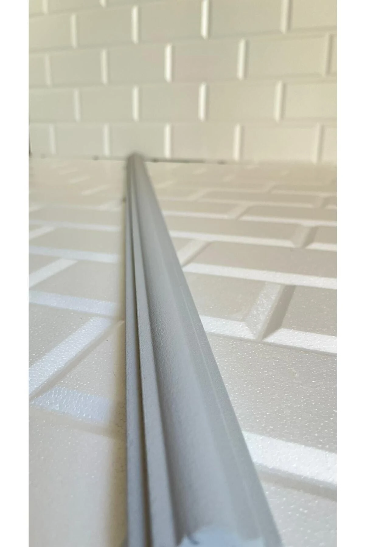 Açık Gri Minella01 .1 Adet Fiyatıdır Çıtası Kendinden Yapışkanlı Stropiyer 4cm 100 Cm